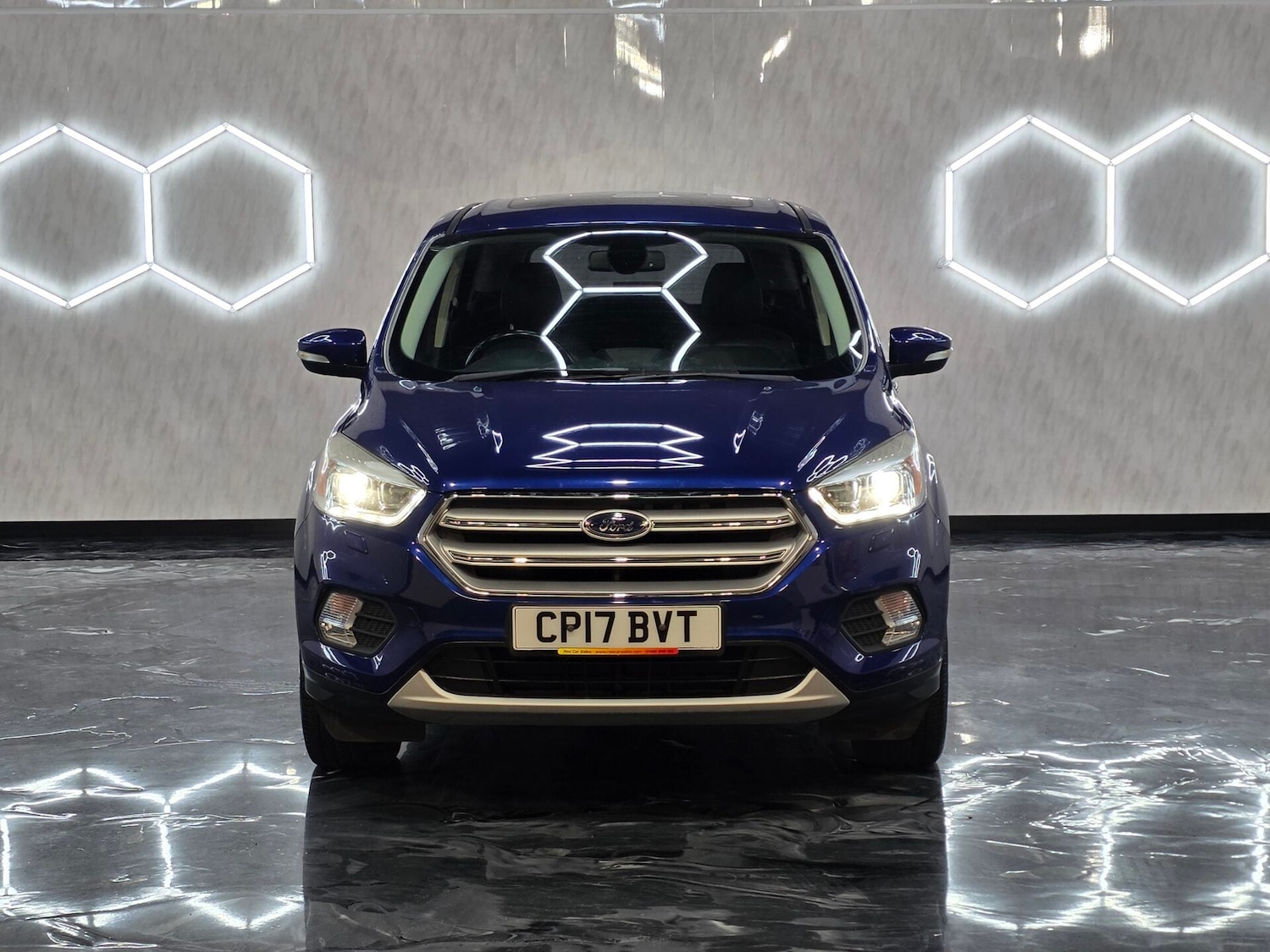 Used Ford Kuga 2017 for sale - 77223163: Photo 2