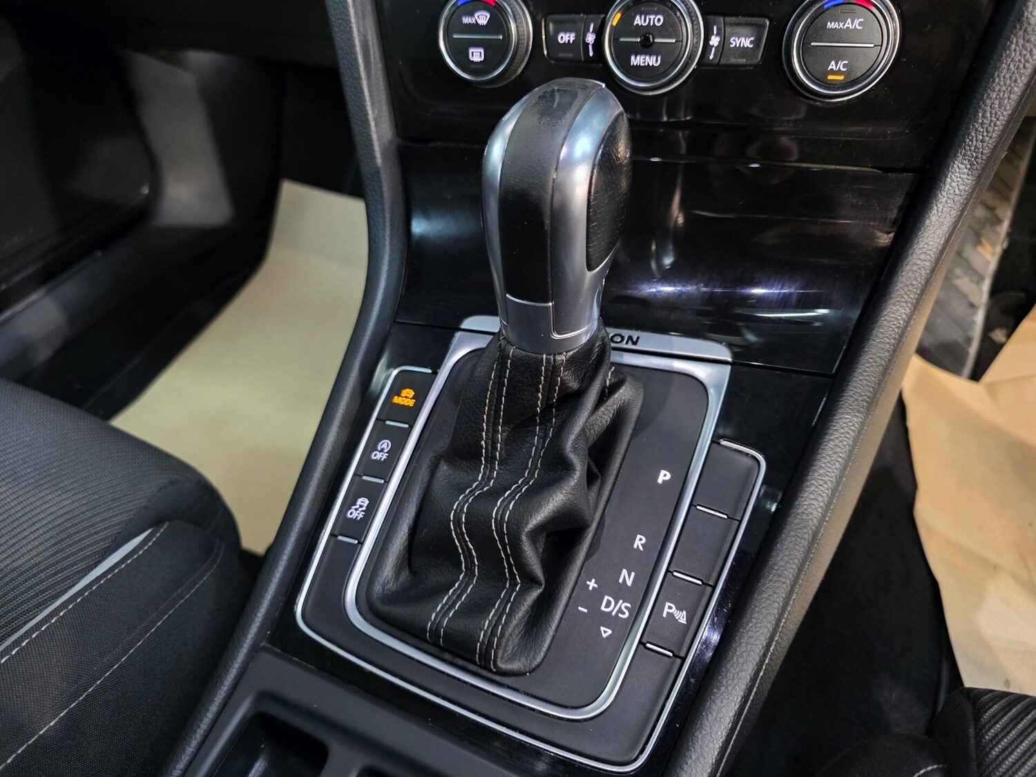 Used Volkswagen Golf 2016 for sale - 77831876: Photo 18