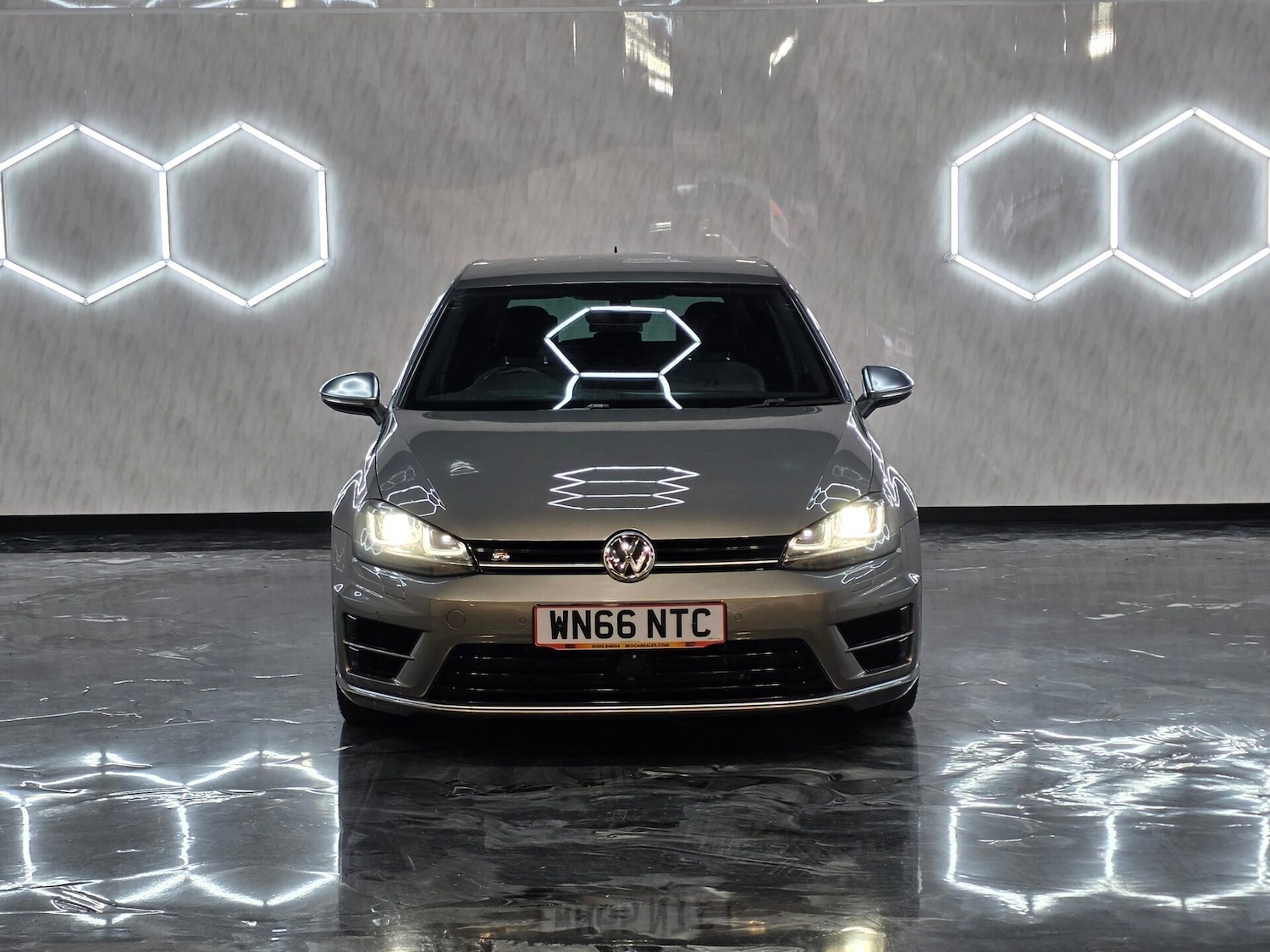 Used Volkswagen Golf 2016 for sale - 77831876: Photo 2