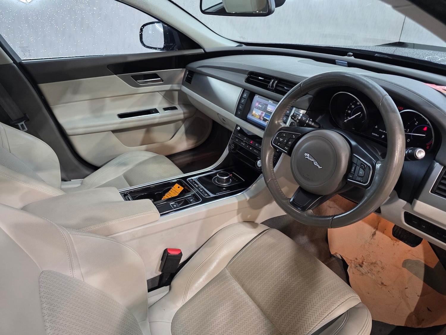 Used Jaguar XF 2017 for sale - 76353756: Photo 11