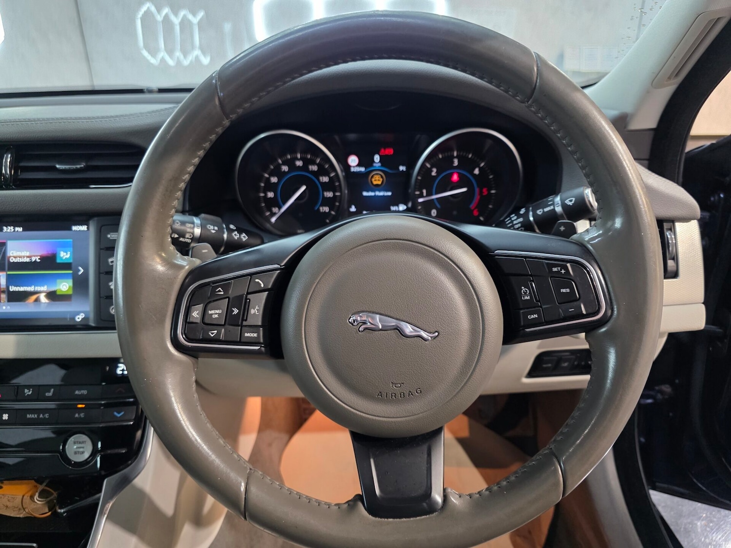 Used Jaguar XF 2017 for sale - 76353756: Photo 12