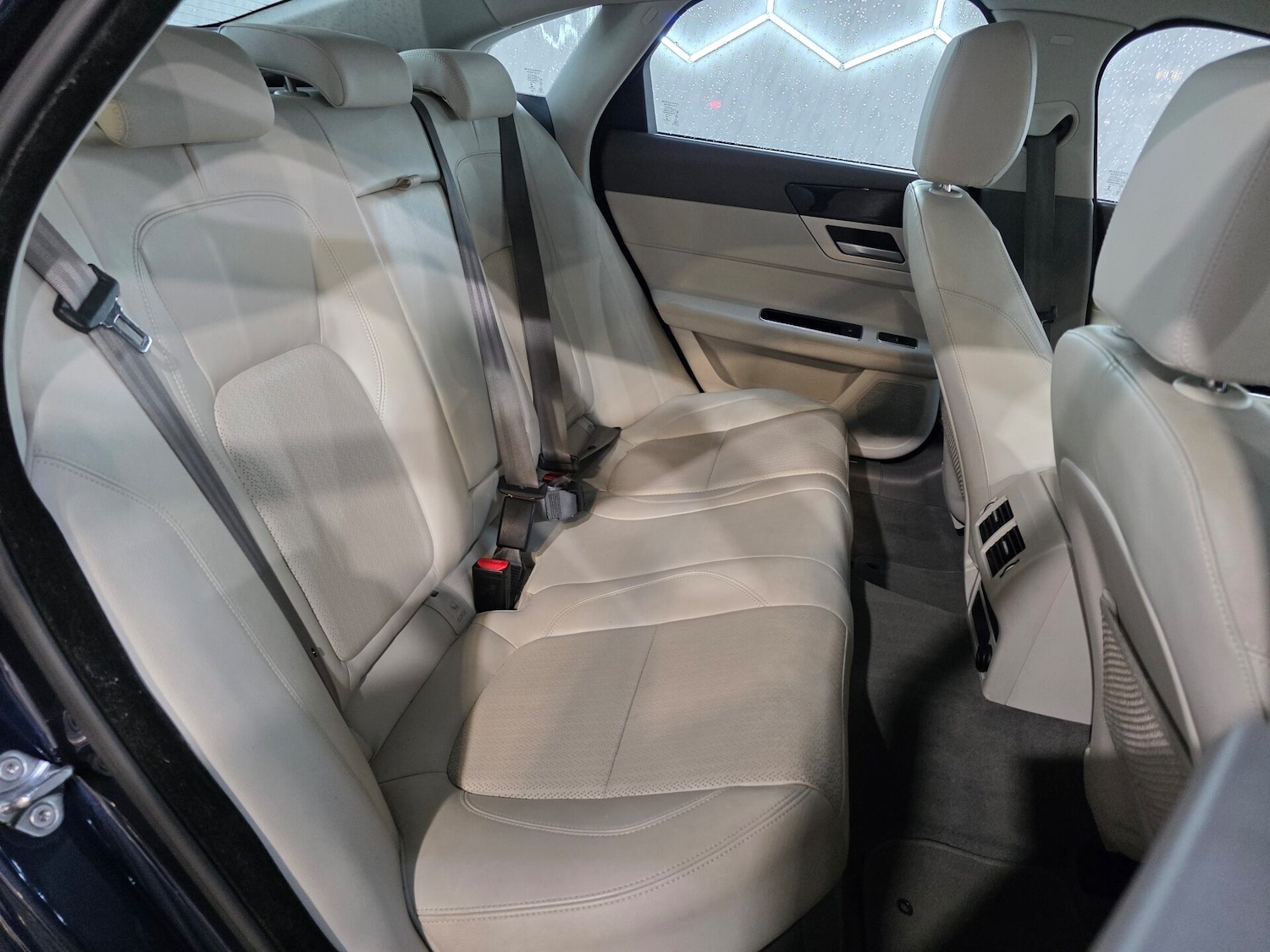 Used Jaguar XF 2017 for sale - 76353756: Photo 20