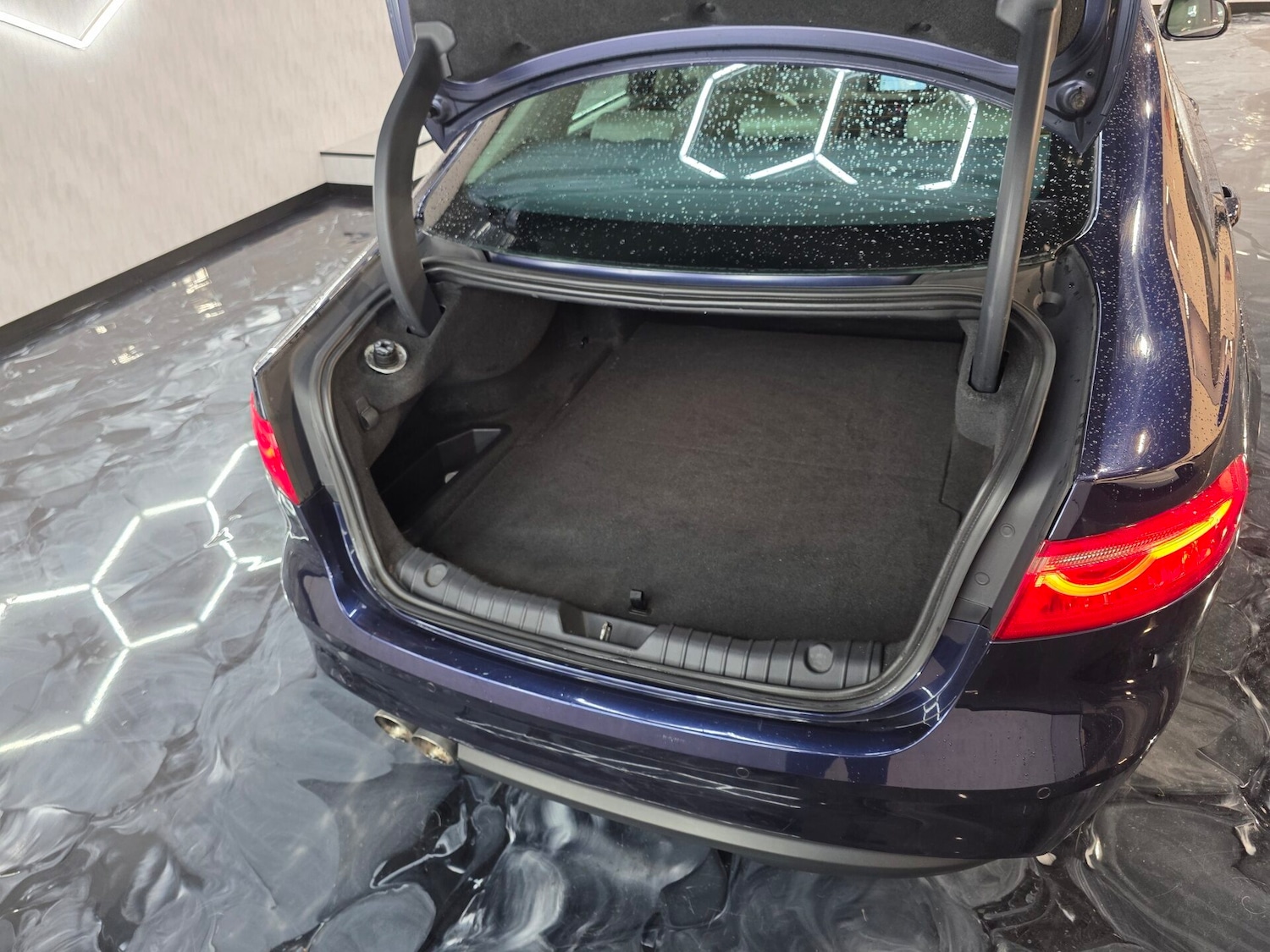 Used Jaguar XF 2017 for sale - 76353756: Photo 21