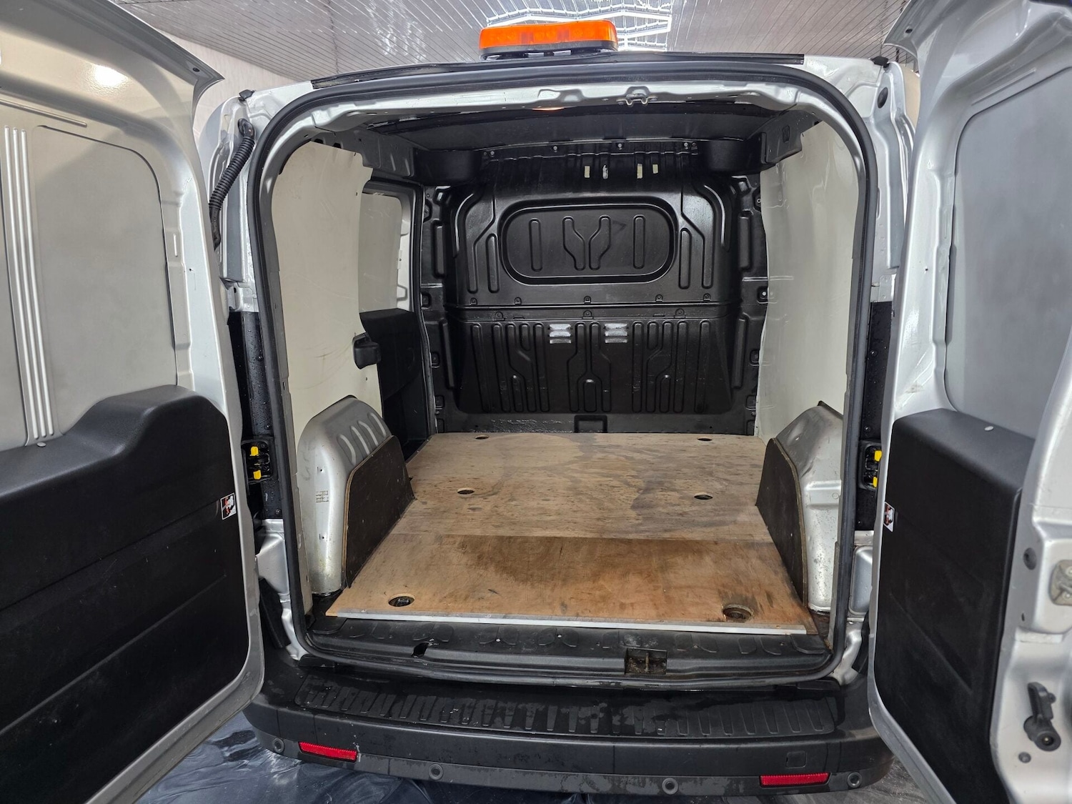 Used Vauxhall Combo 2017 for sale - 77298555: Photo 24