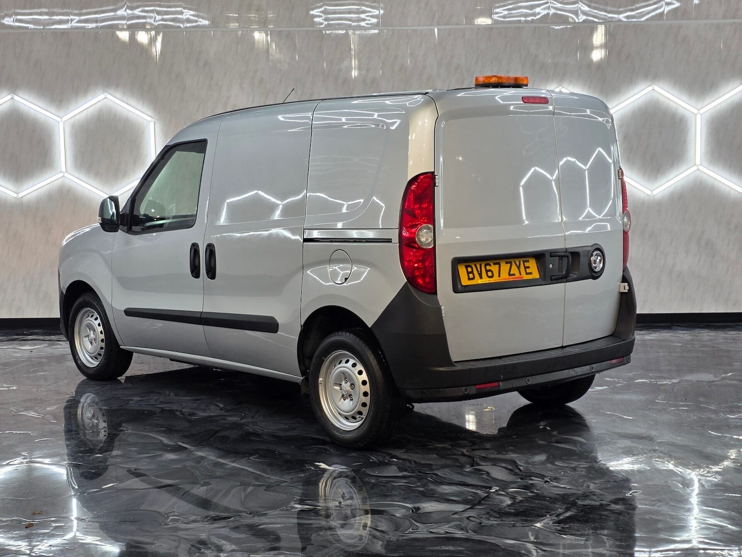 Used Vauxhall Combo 2017 for sale - 77298555: Photo 5