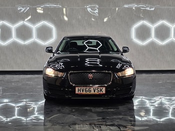 Used Jaguar XE 2016 for sale - 76748951: Photo