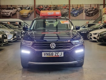 Used Volkswagen T-Roc 2018 for sale - 75426558: Photo