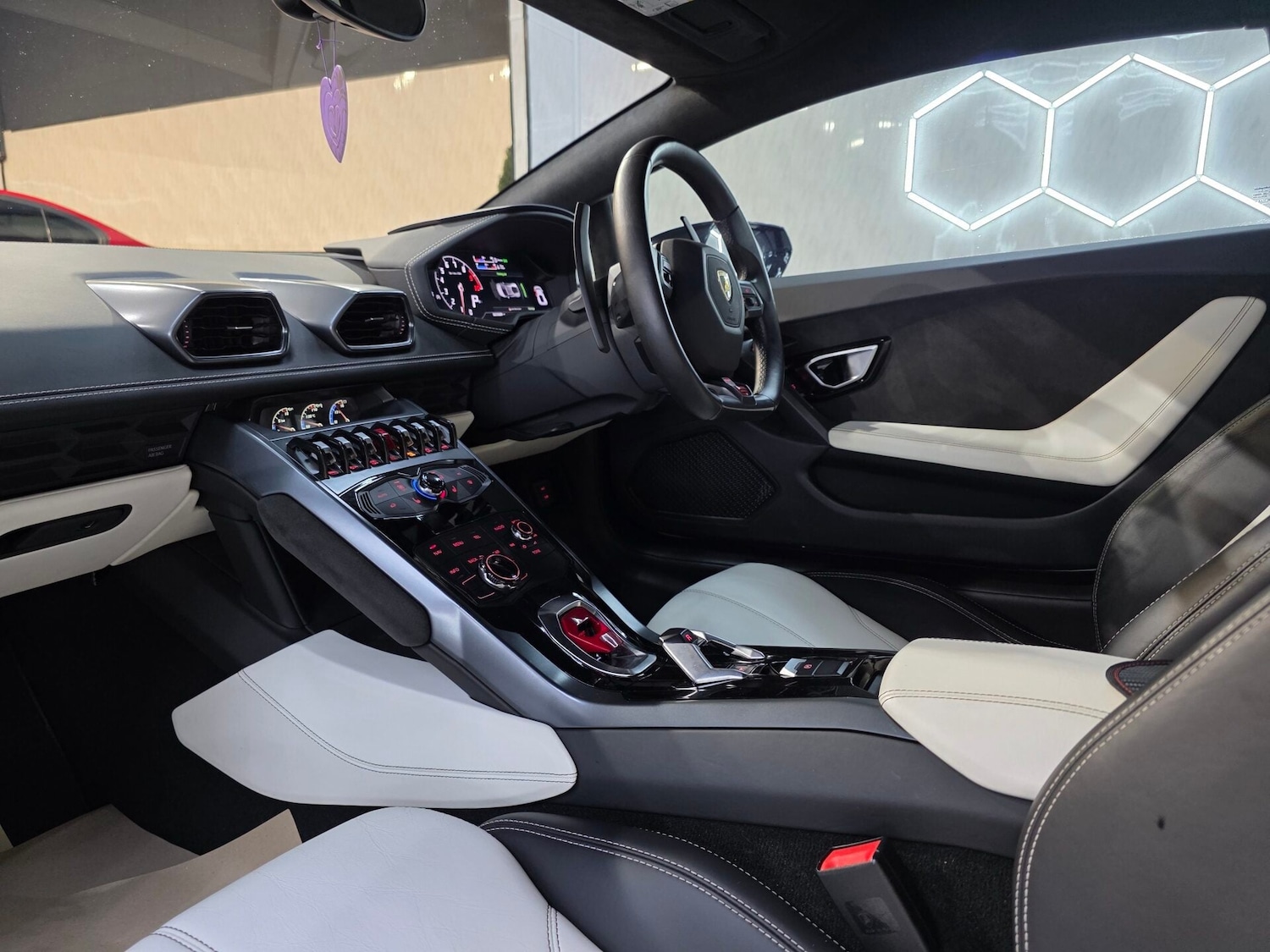 Used Lamborghini Huracan 2015 for sale - 76581307: Photo 31