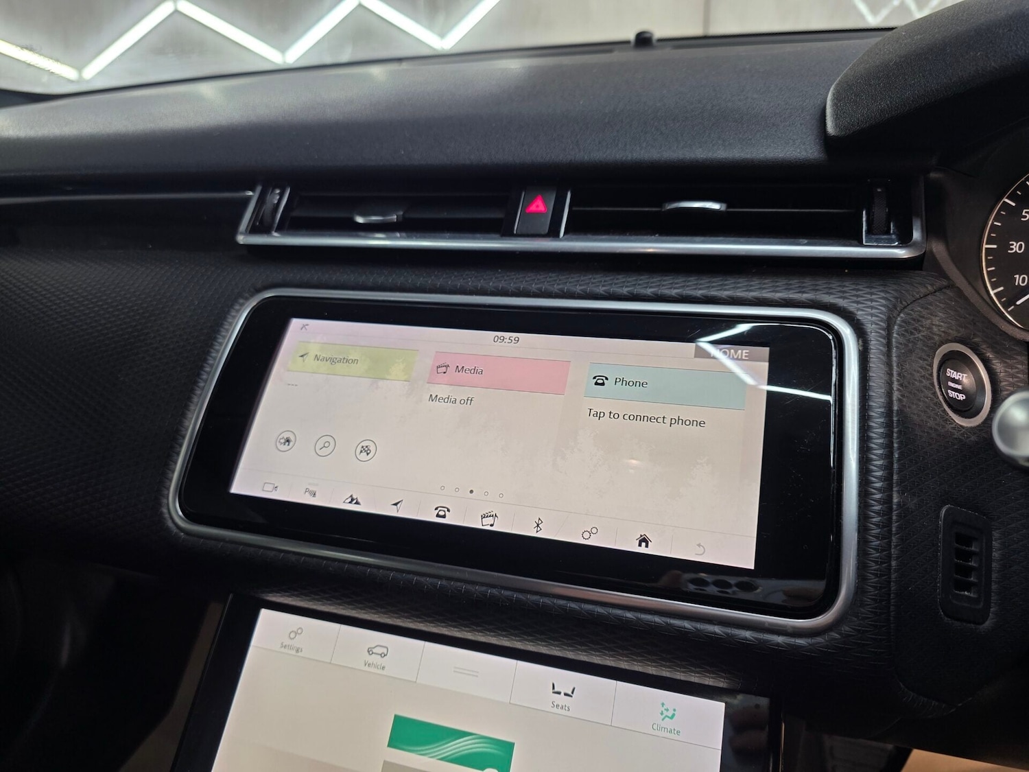 Used Land Rover Range Rover Velar 2018 for sale - 76340414: Photo 16