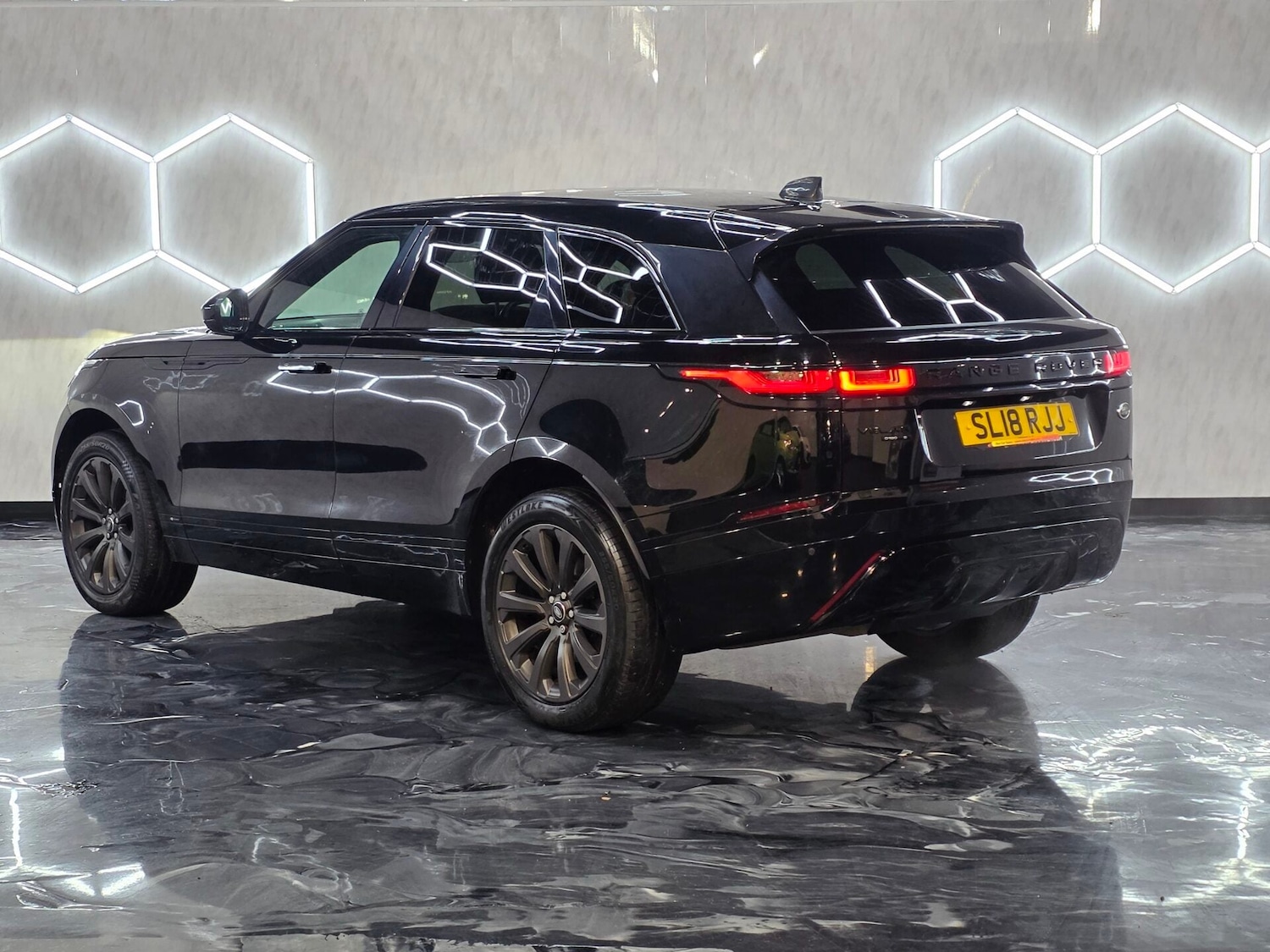 Used Land Rover Range Rover Velar 2018 for sale - 76340414: Photo 5