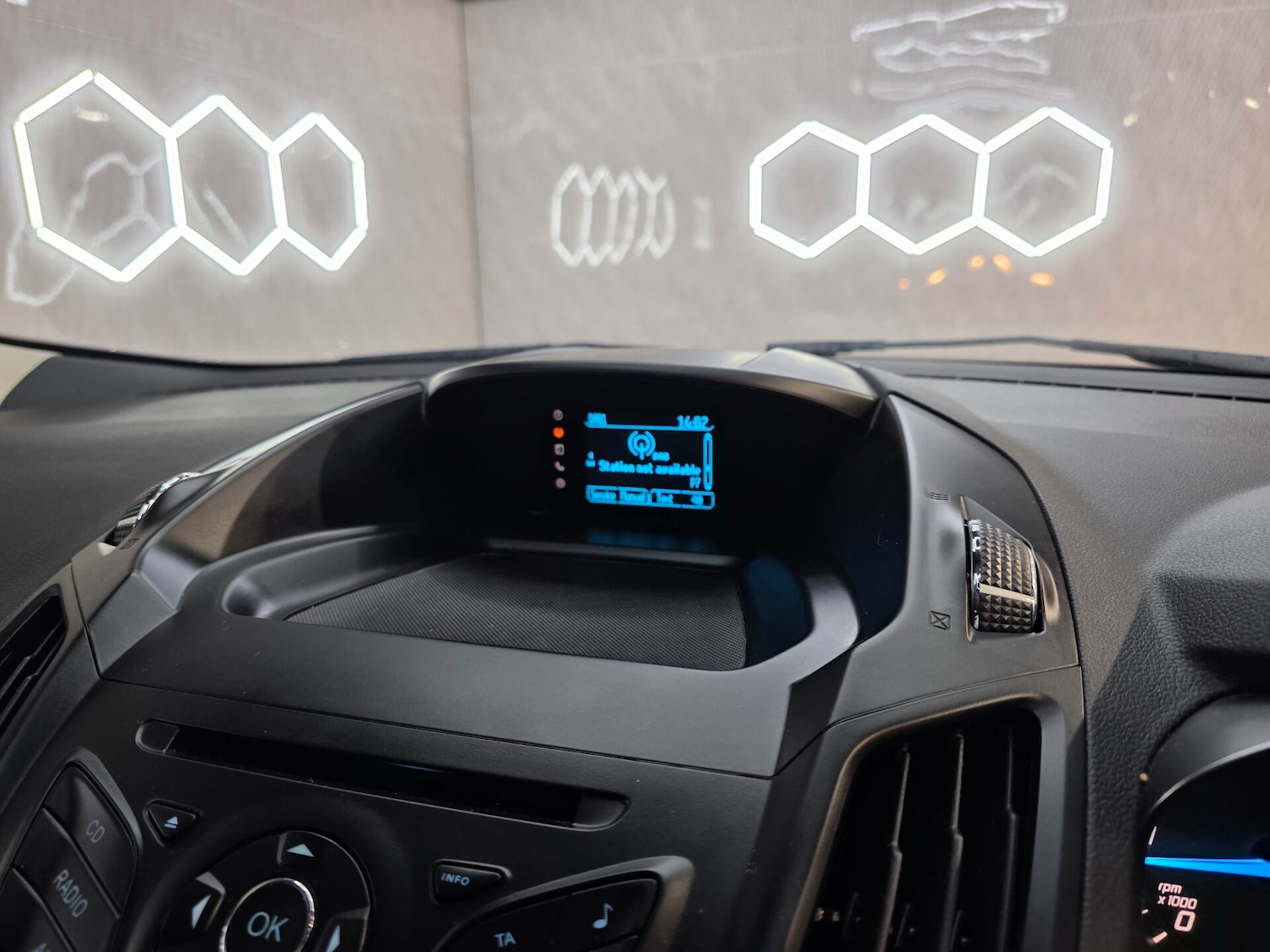 Used Ford Kuga 2014 for sale - 77114296: Photo 11