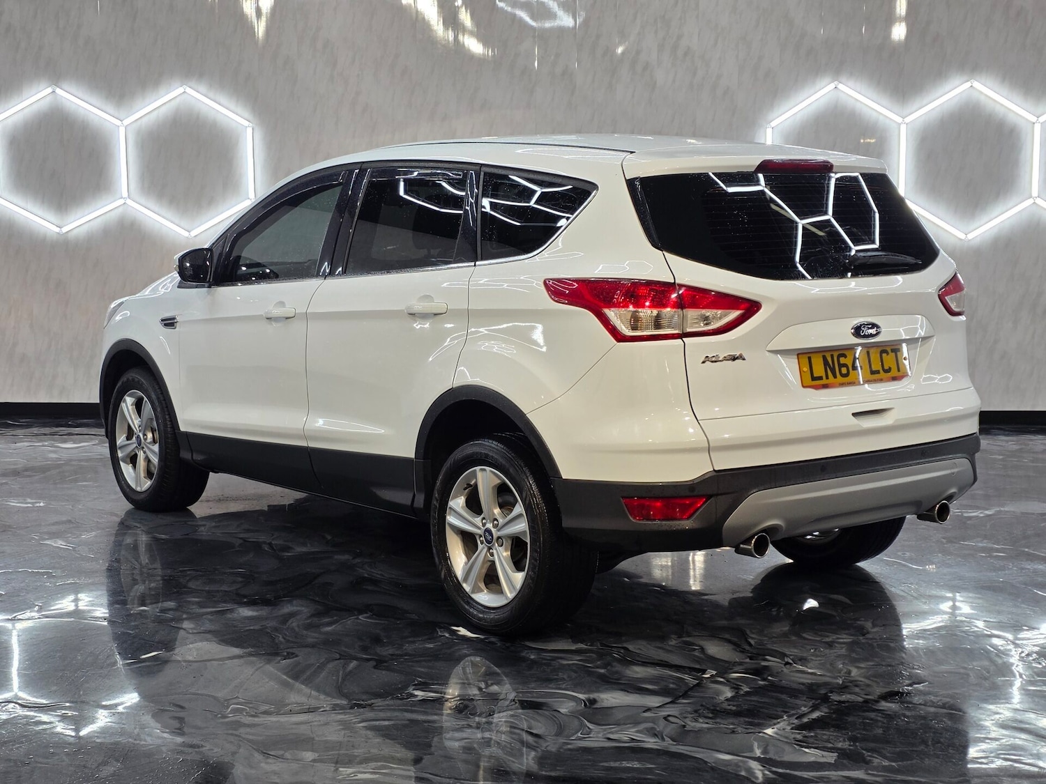 Used Ford Kuga 2014 for sale - 77114296: Photo 4