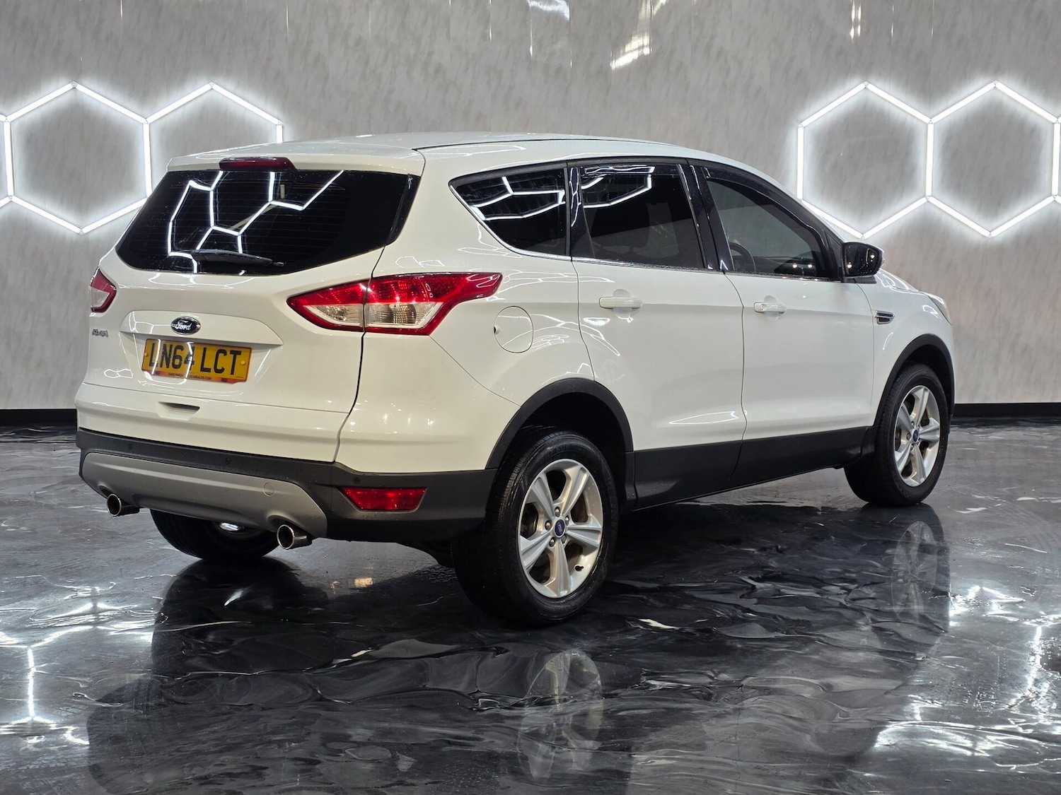 Used Ford Kuga 2014 for sale - 77114296: Photo 6