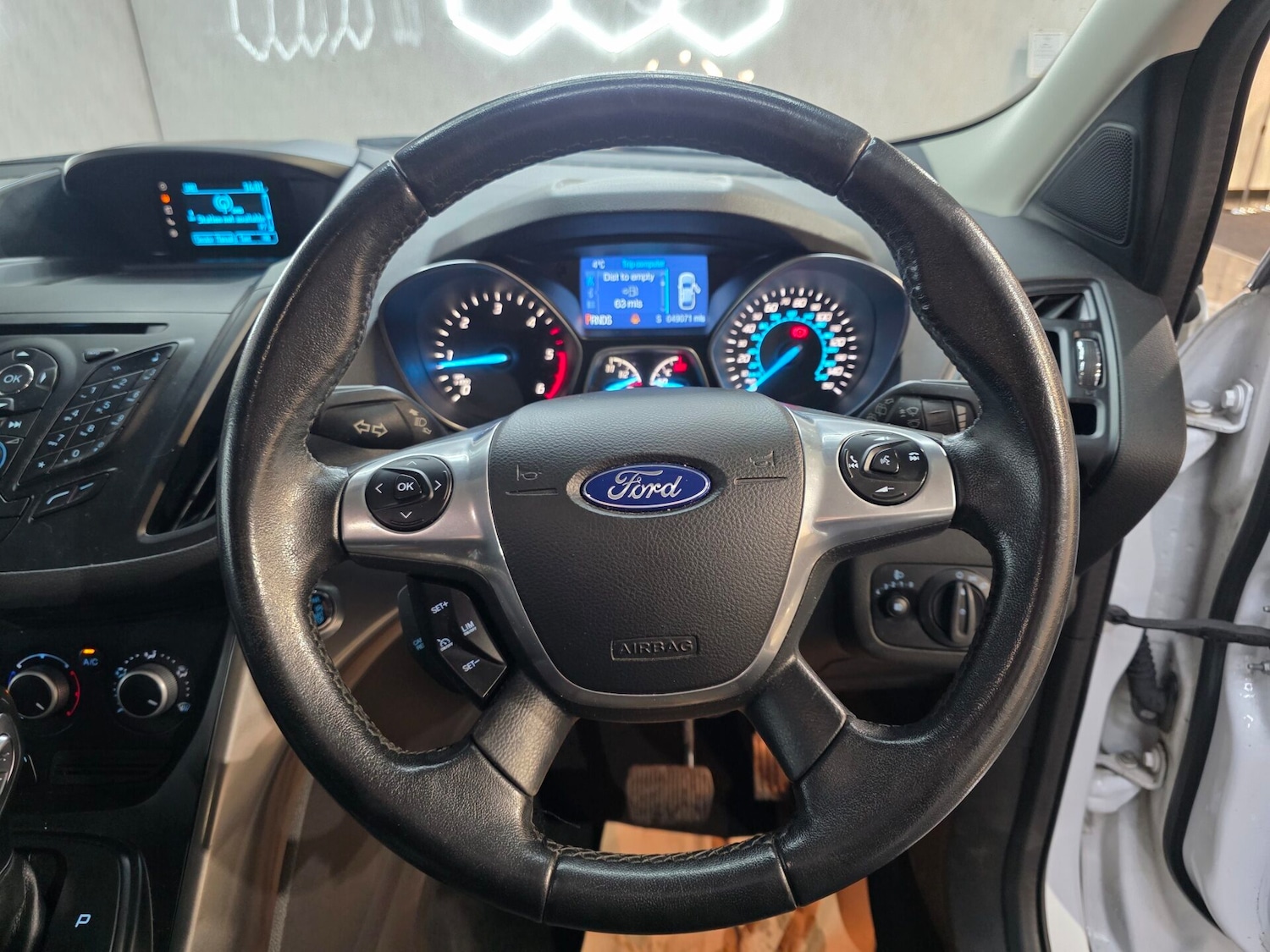 Used Ford Kuga 2014 for sale - 77114296: Photo 9