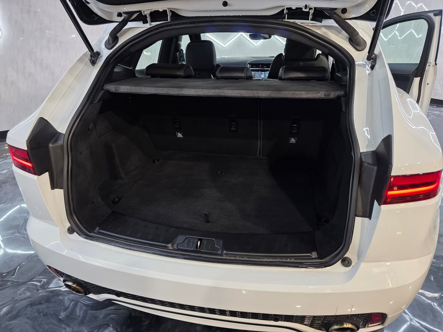 Used Jaguar E-Pace 2018 for sale - 77418439: Photo 19