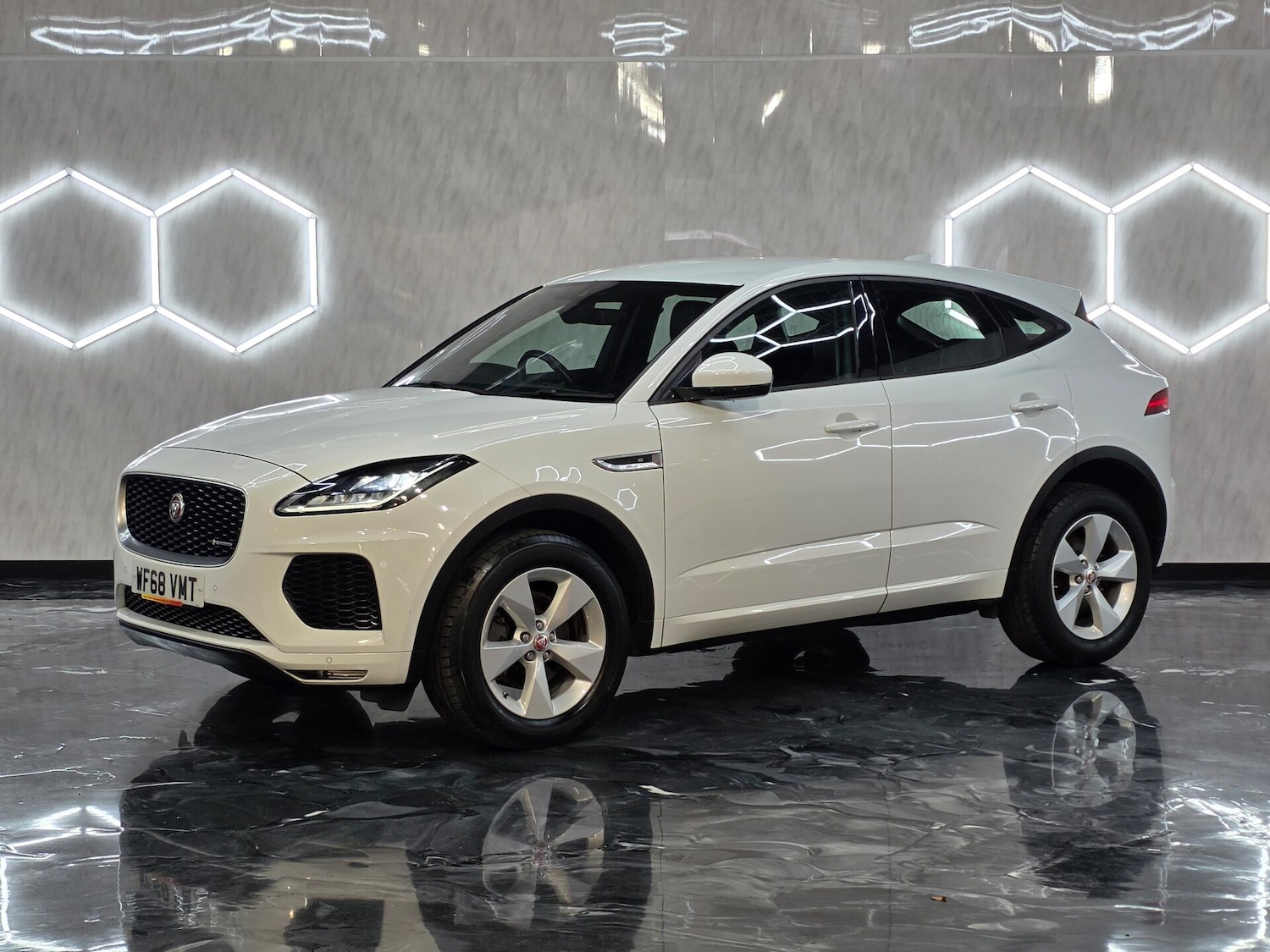 Used Jaguar E-Pace 2018 for sale - 77418439: Photo 3