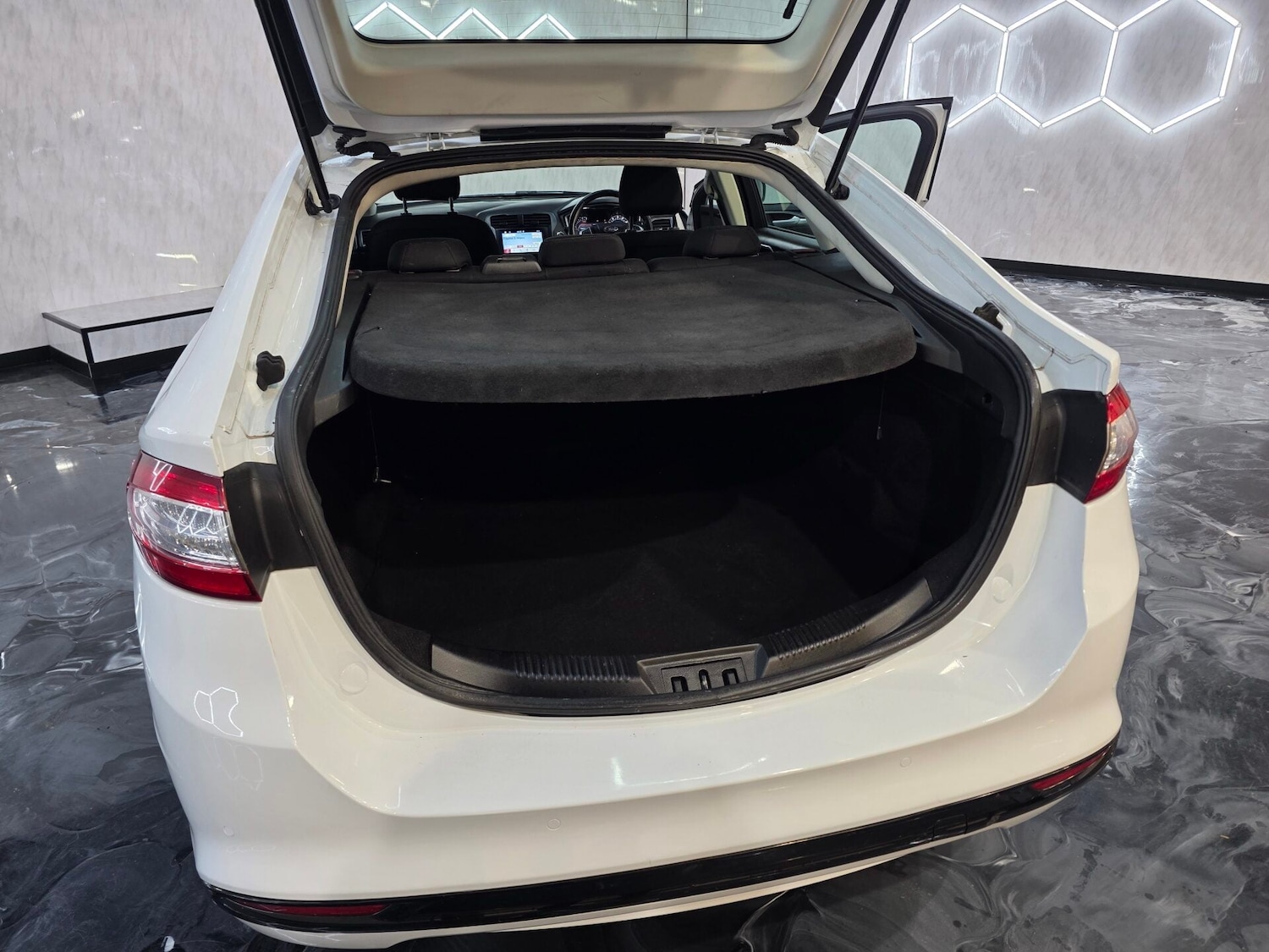 Used Ford Mondeo 2017 for sale - 78040401: Photo 21