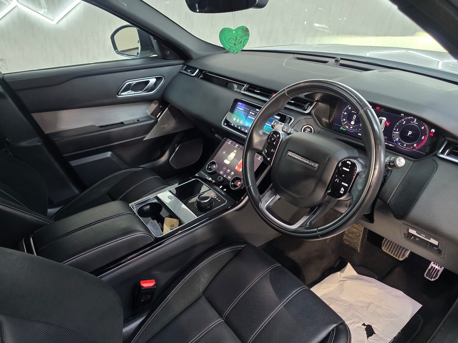 Used Land Rover Range Rover Velar 2019 for sale - 77363377: Photo 14