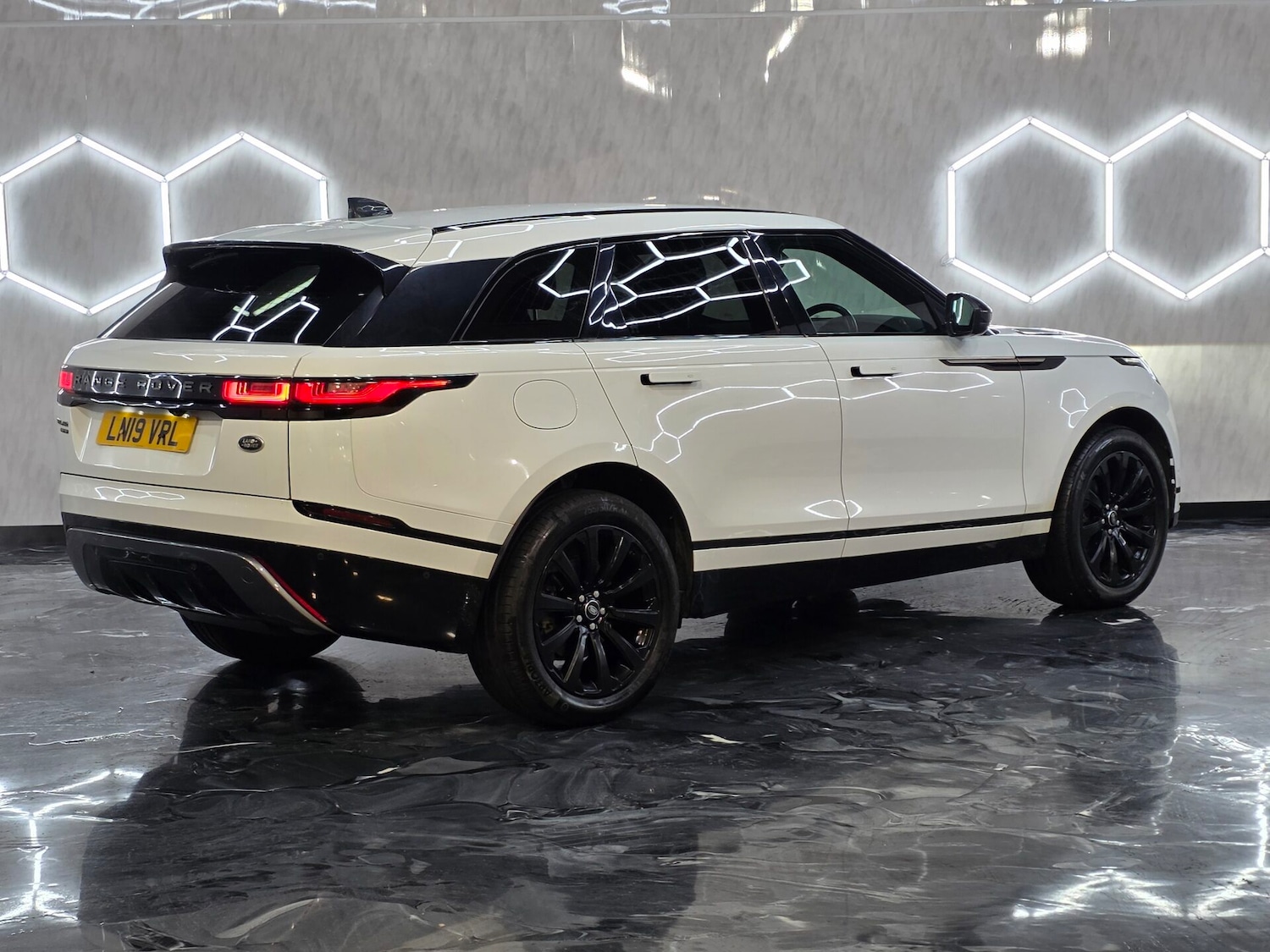 Used Land Rover Range Rover Velar 2019 for sale - 77363377: Photo 7