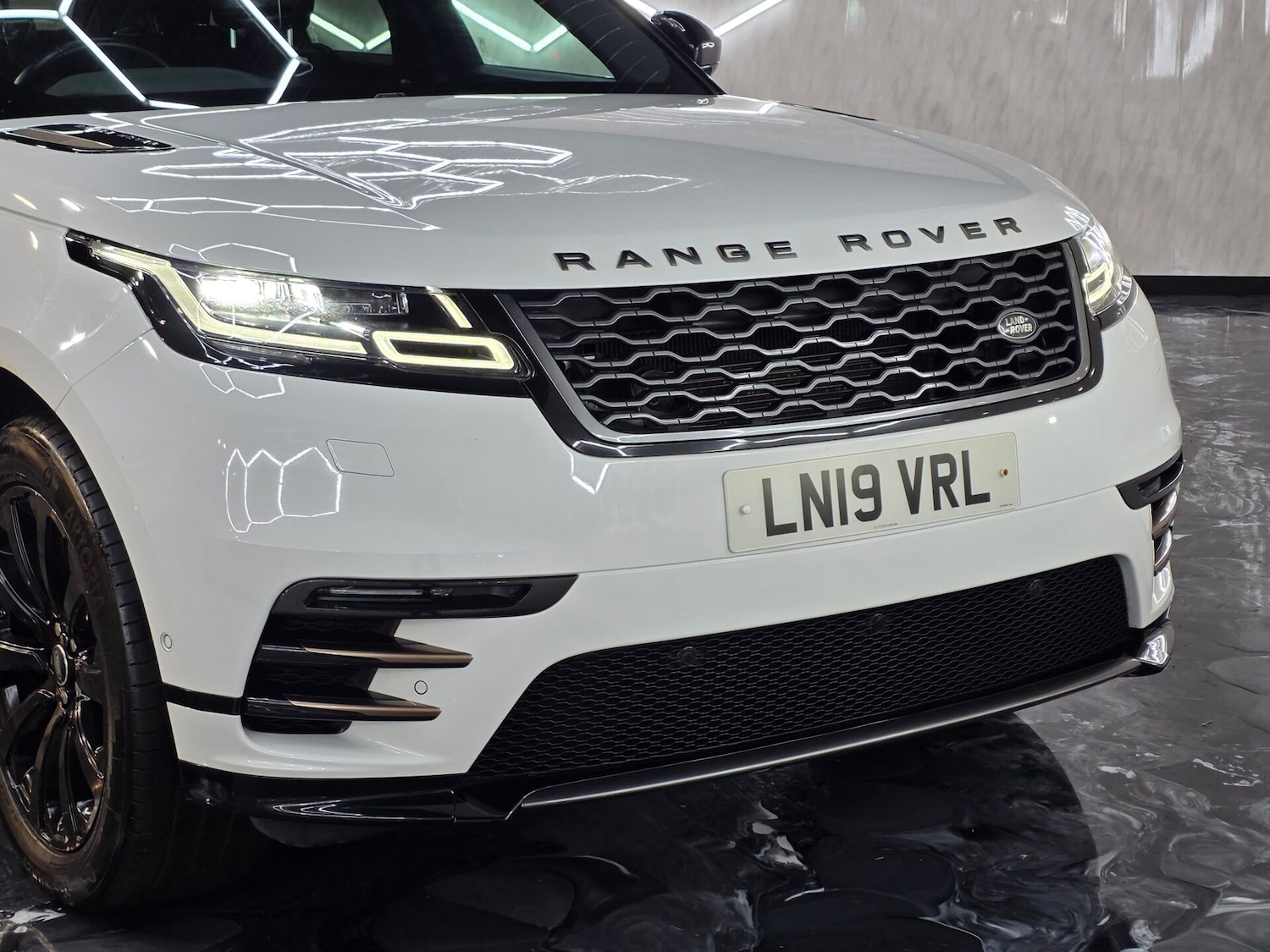 Used Land Rover Range Rover Velar 2019 for sale - 77363377: Photo 9