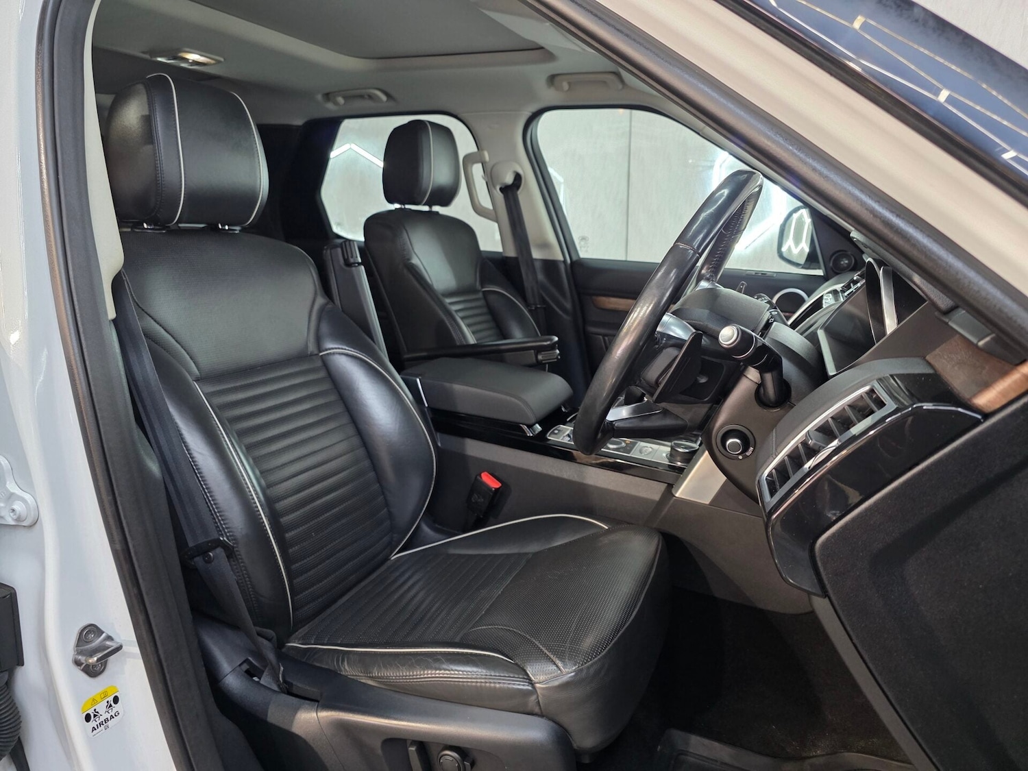 Used Land Rover Discovery 2017 for sale - 77963678: Photo 13