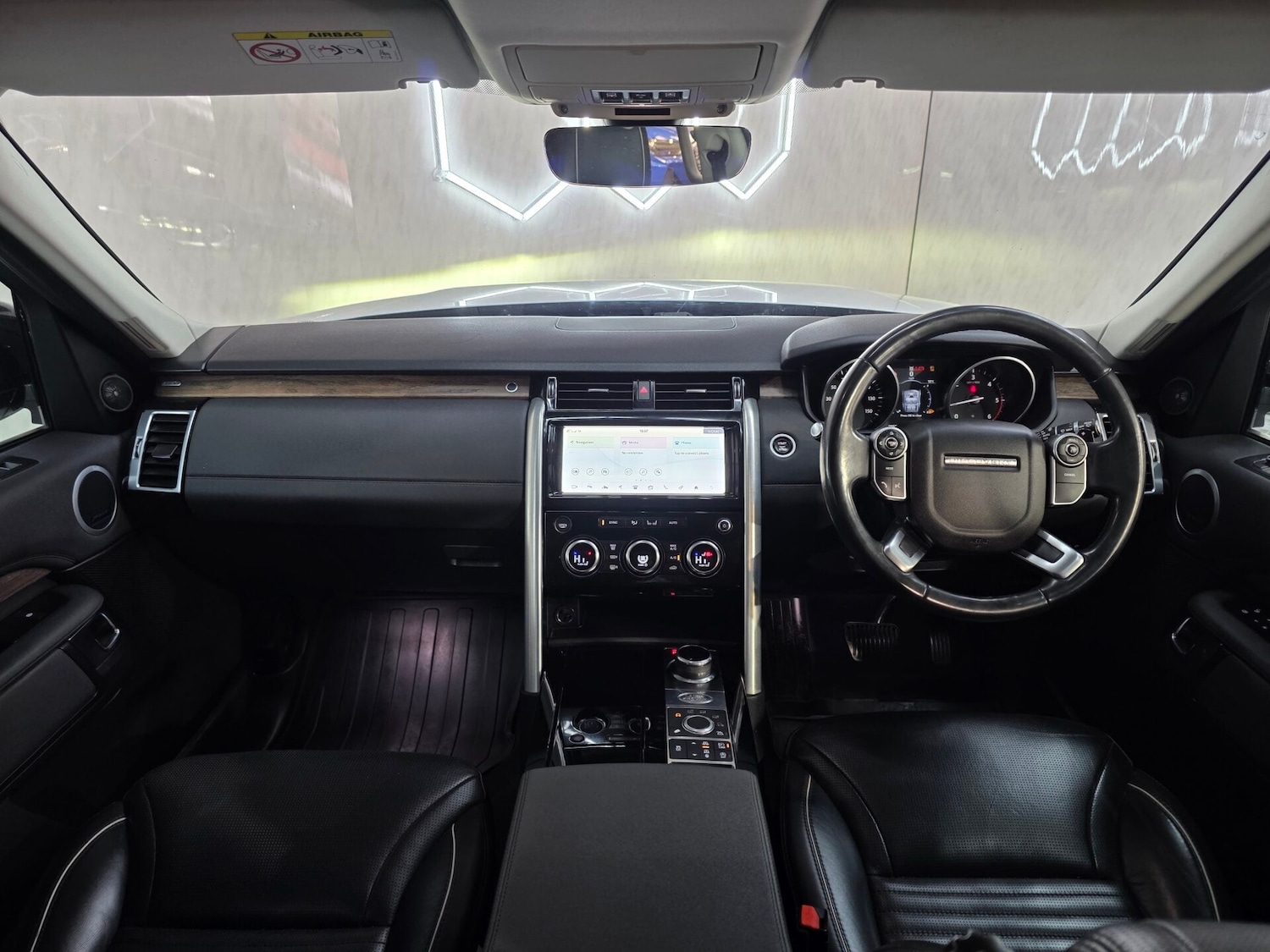 Used Land Rover Discovery 2017 for sale - 77963678: Photo 23