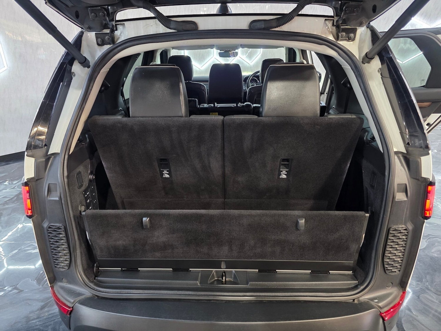 Used Land Rover Discovery 2017 for sale - 77963678: Photo 26