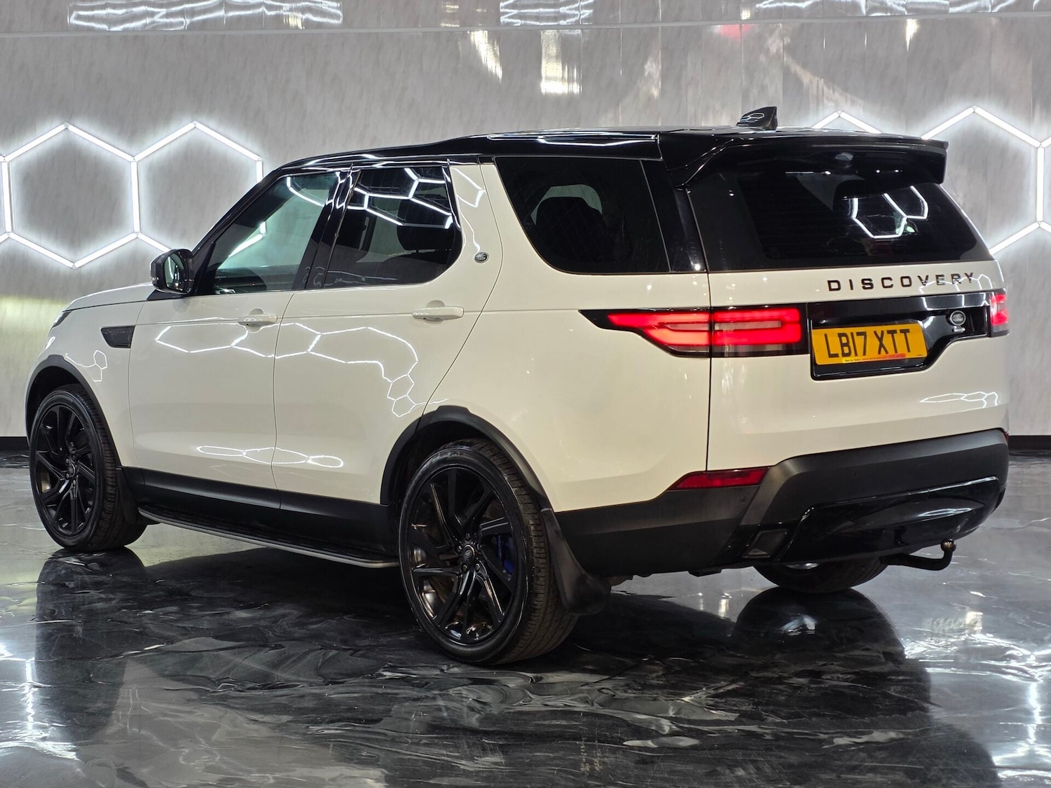 Used Land Rover Discovery 2017 for sale - 77963678: Photo 5