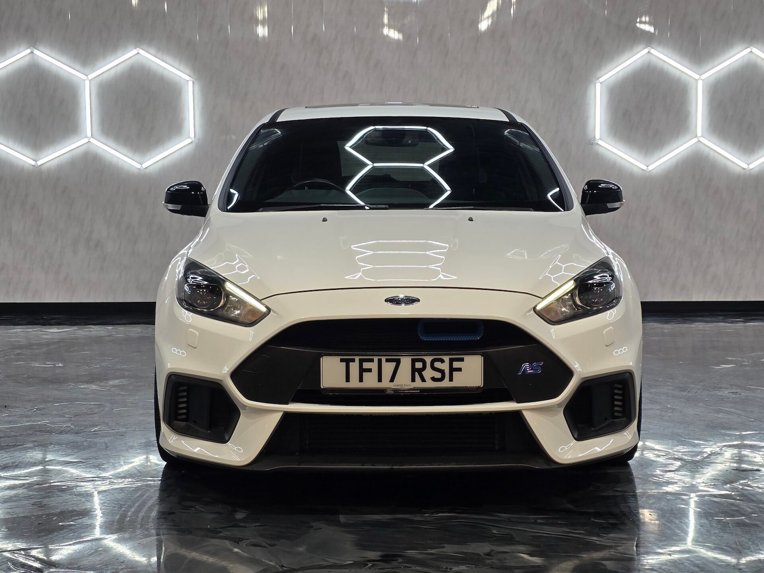 Used Ford Focus 2017 for sale - 75999459: Photo 2