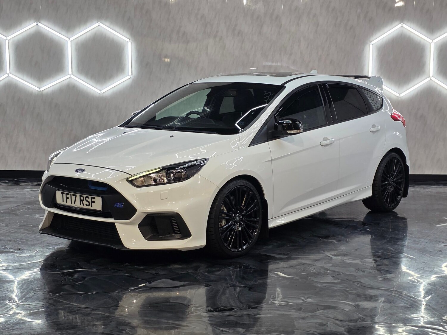 Used Ford Focus 2017 for sale - 75999459: Photo 3
