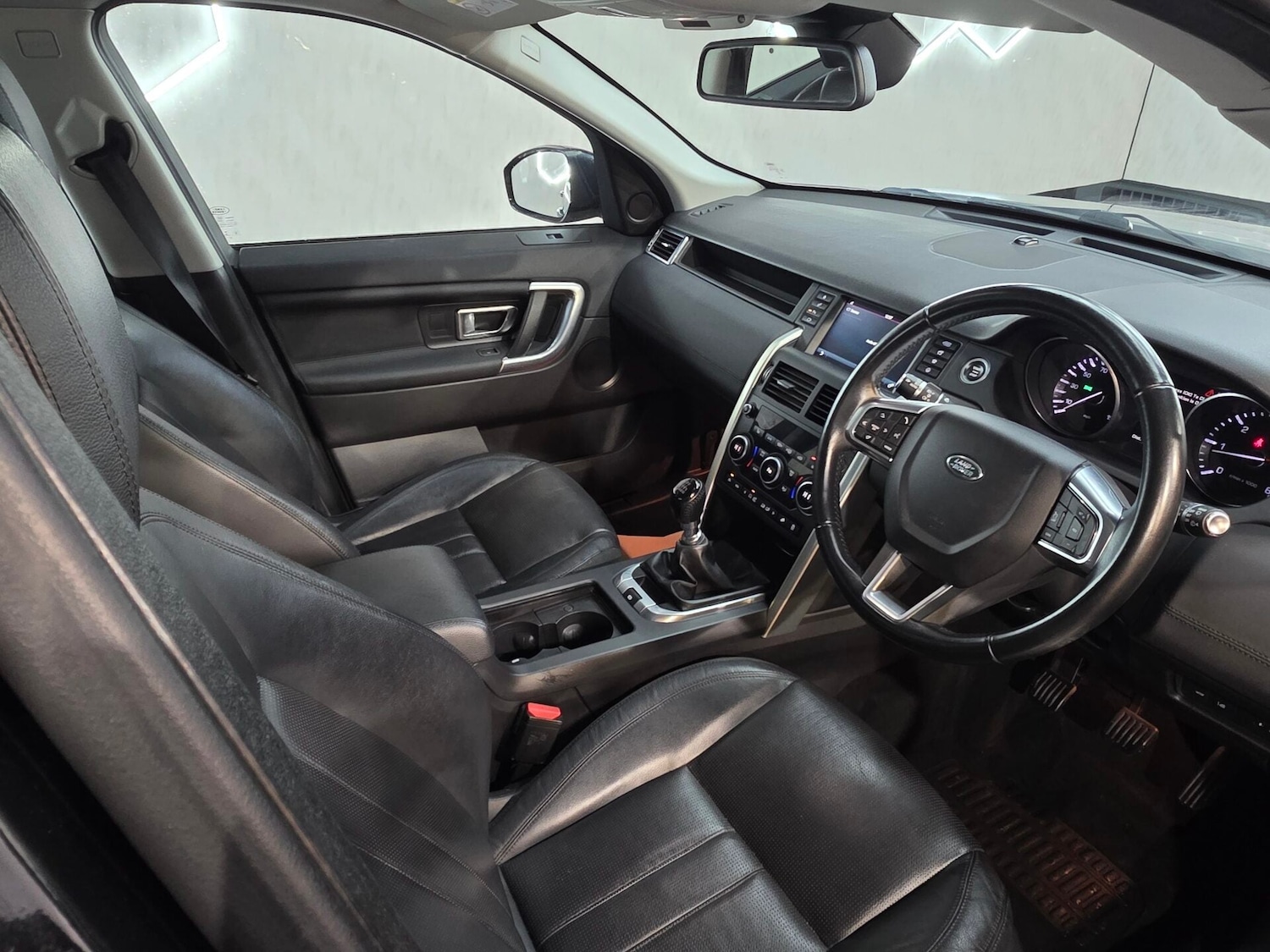 Used Land Rover Discovery Sport 2016 for sale - 76883911: Photo 11