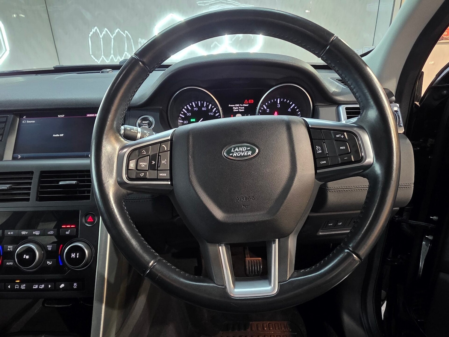 Used Land Rover Discovery Sport 2016 for sale - 76883911: Photo 12