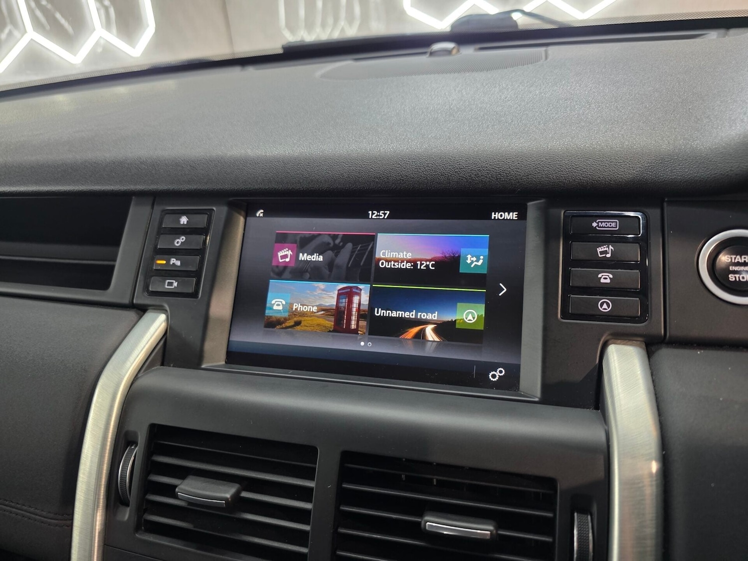 Used Land Rover Discovery Sport 2016 for sale - 76883911: Photo 13