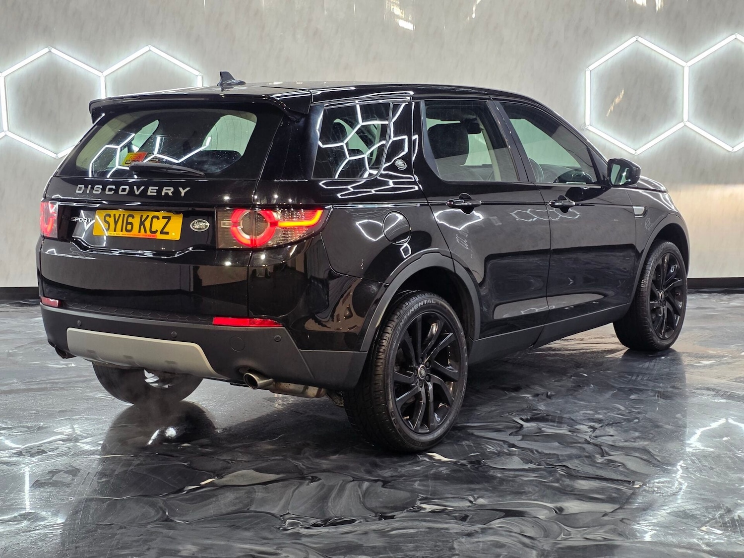 Used Land Rover Discovery Sport 2016 for sale - 76883911: Photo 6