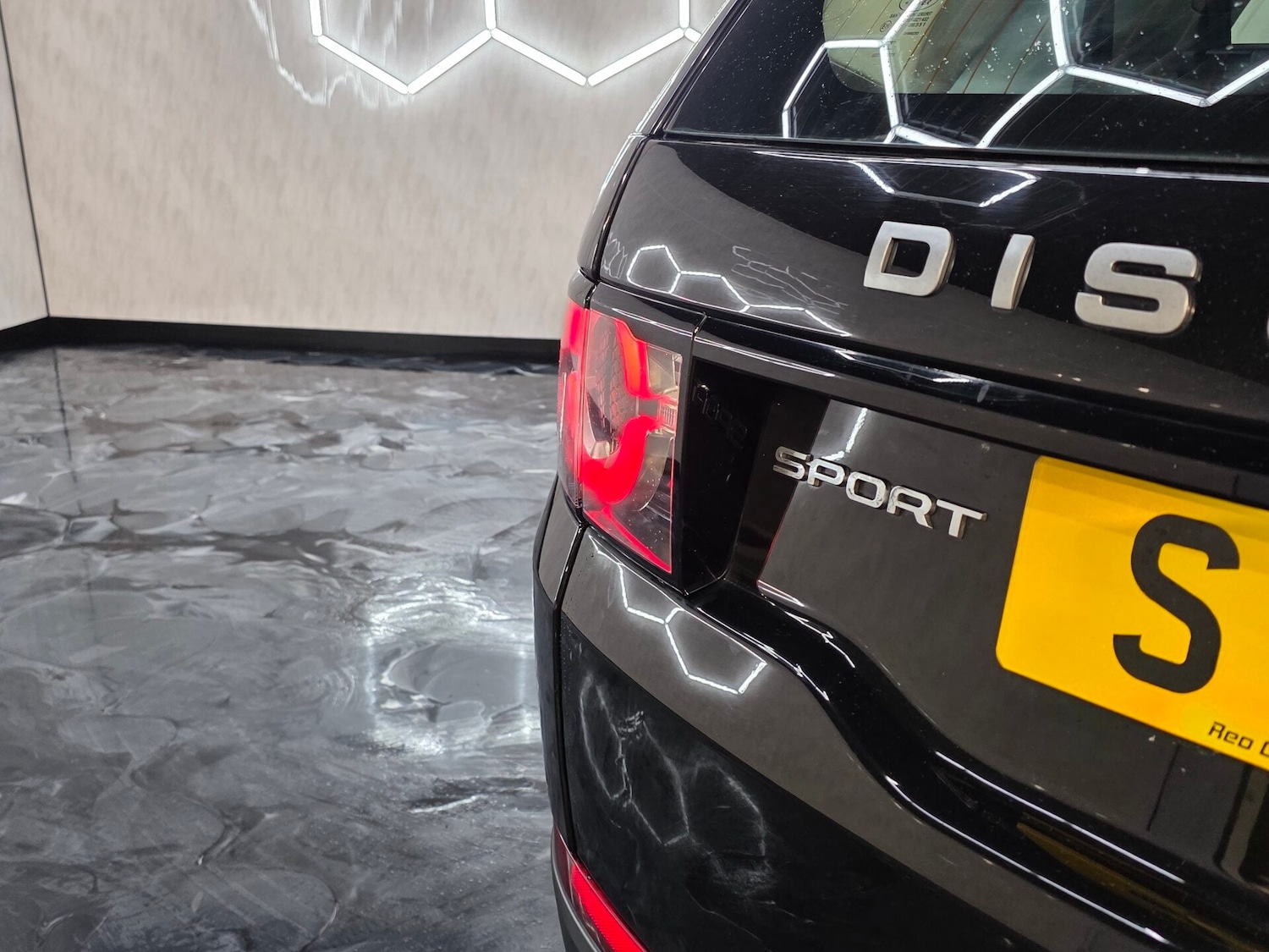 Used Land Rover Discovery Sport 2016 for sale - 76883911: Photo 9