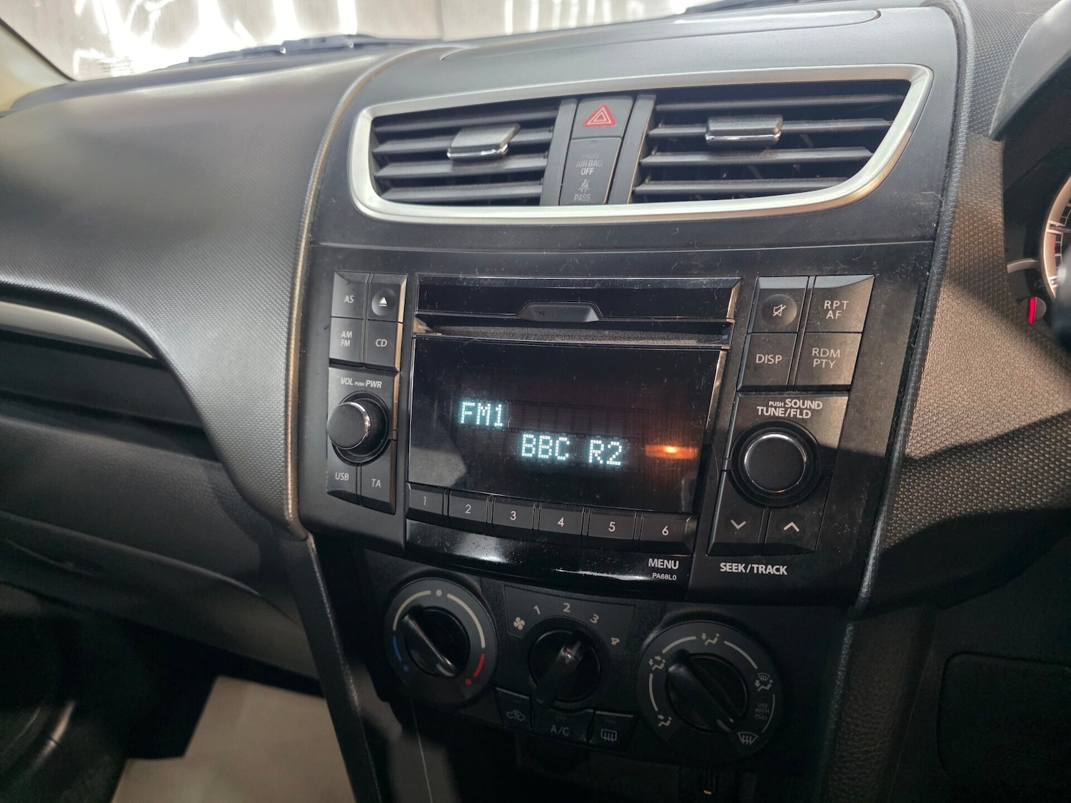 Used Suzuki Swift 2011 for sale - 77195263: Photo 11