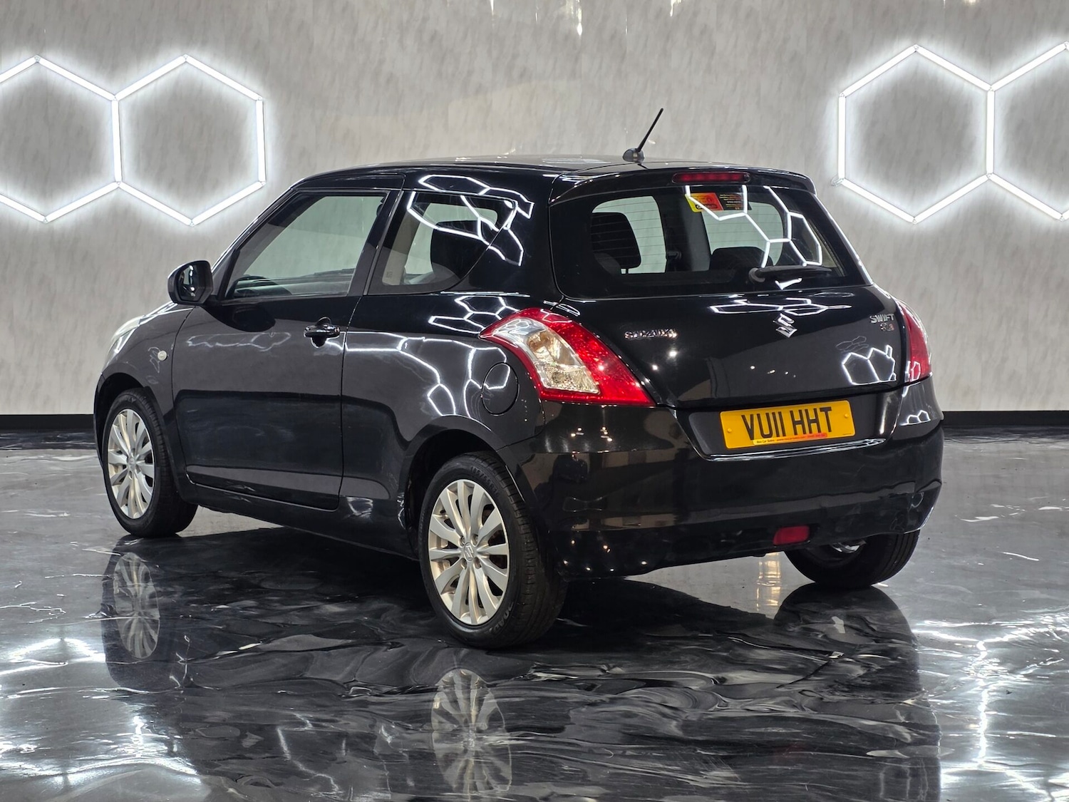 Used Suzuki Swift 2011 for sale - 77195263: Photo 4