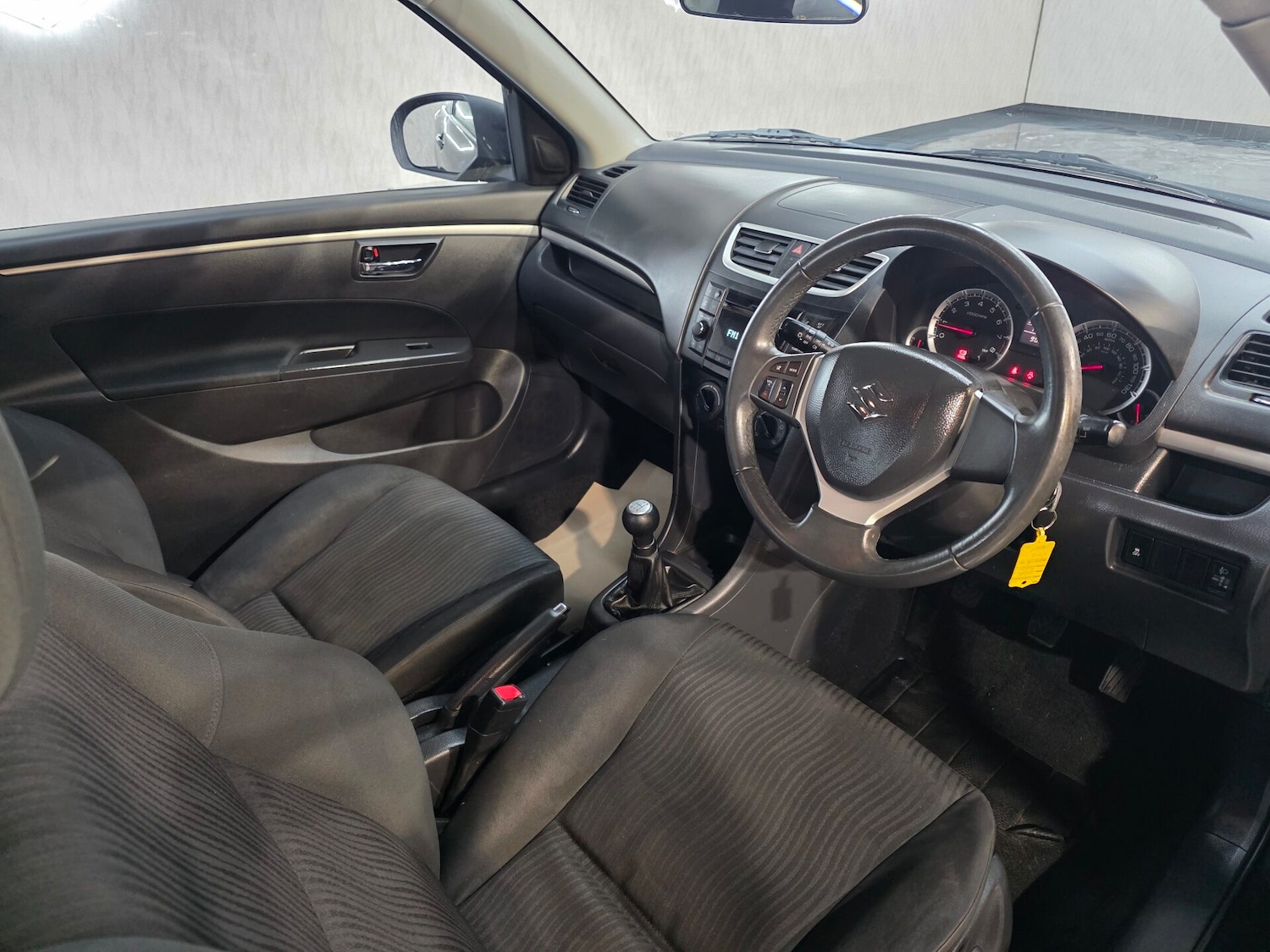 Used Suzuki Swift 2011 for sale - 77195263: Photo 8