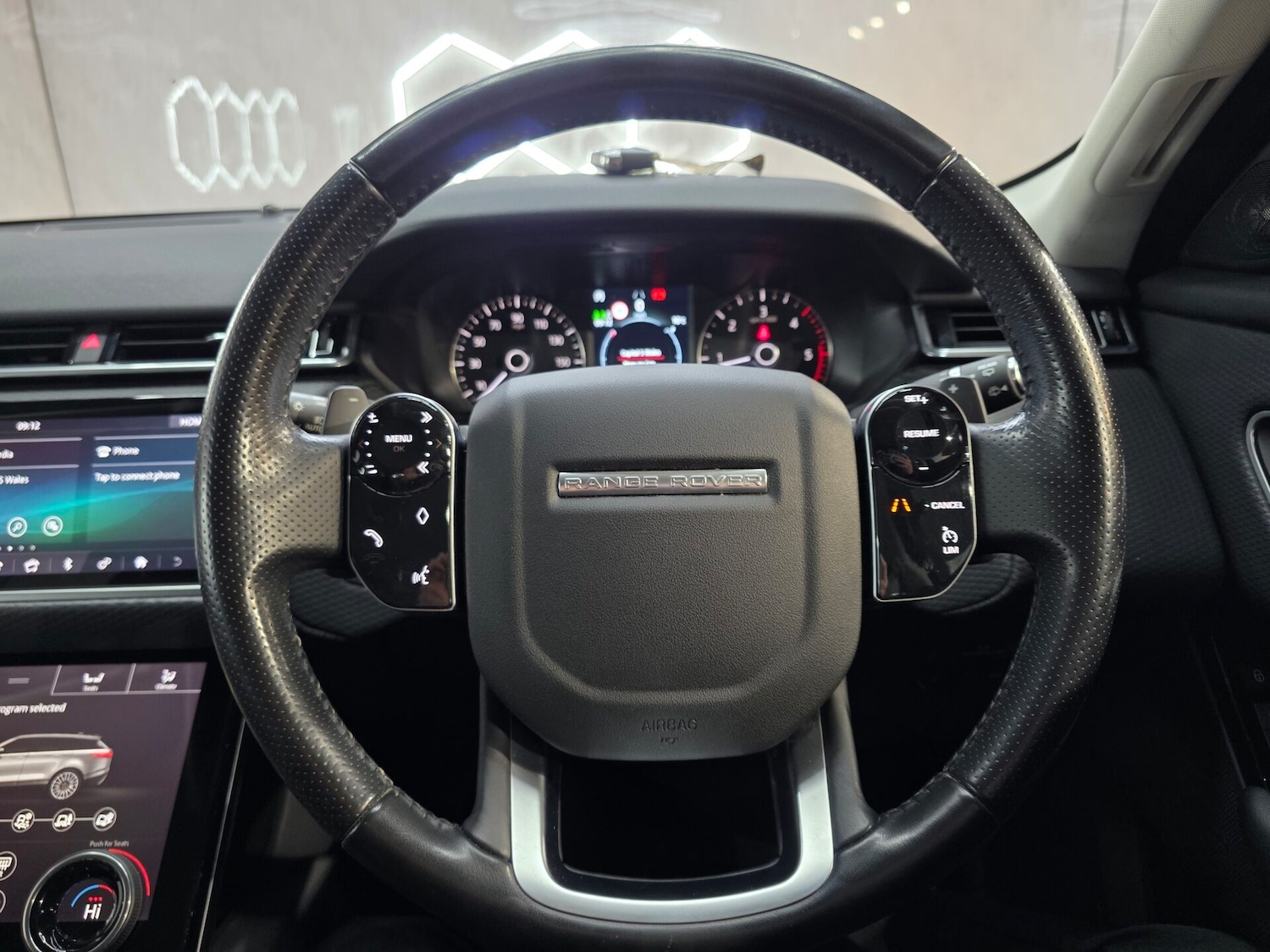Used Land Rover Range Rover Velar 2019 for sale - 76037329: Photo 12