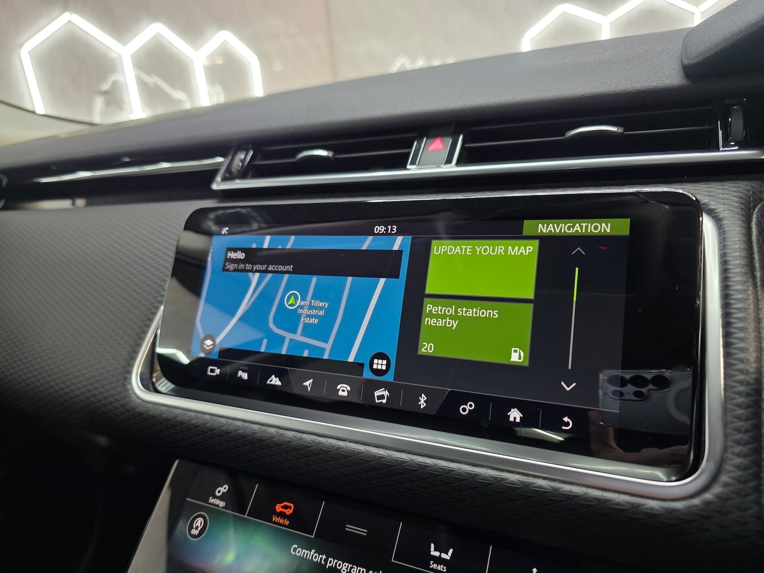 Used Land Rover Range Rover Velar 2019 for sale - 76037329: Photo 14