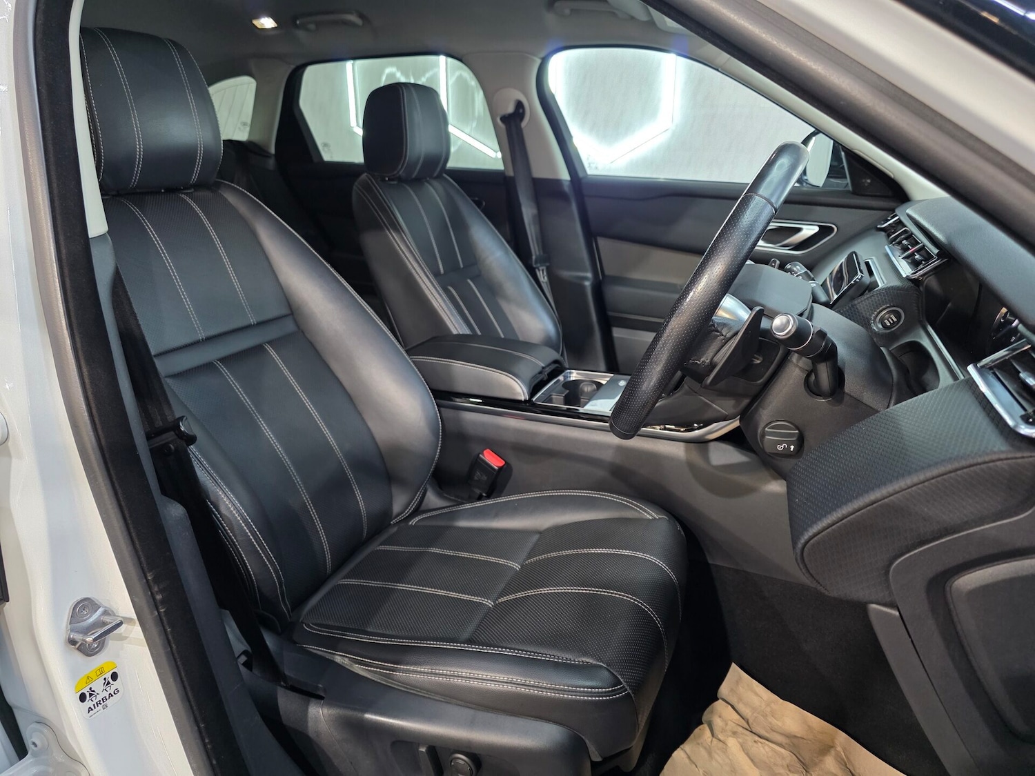 Used Land Rover Range Rover Velar 2019 for sale - 76037329: Photo 9