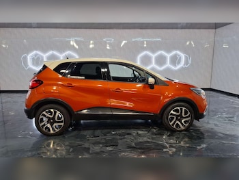 Used Renault Captur 2015 for sale - 79537034: Photo