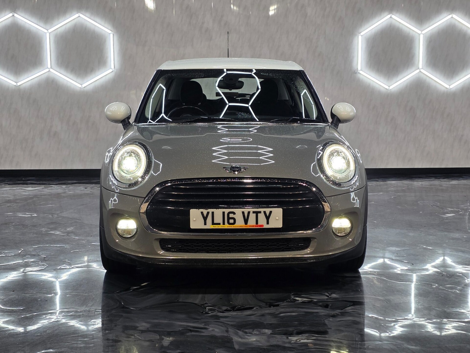 Used MINI Hatch 2016 for sale - 76950068: Photo 2