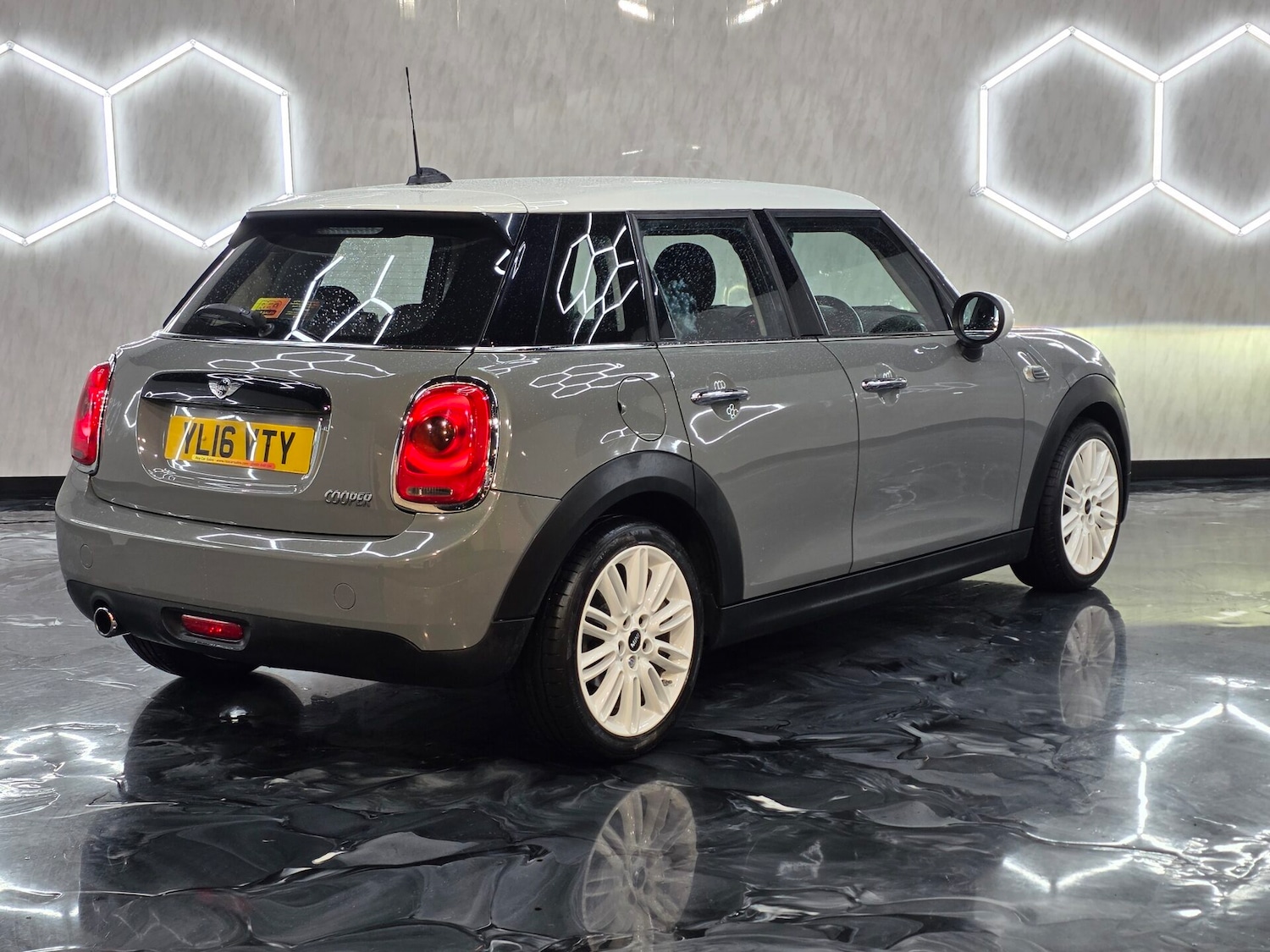 Used MINI Hatch 2016 for sale - 76950068: Photo 6