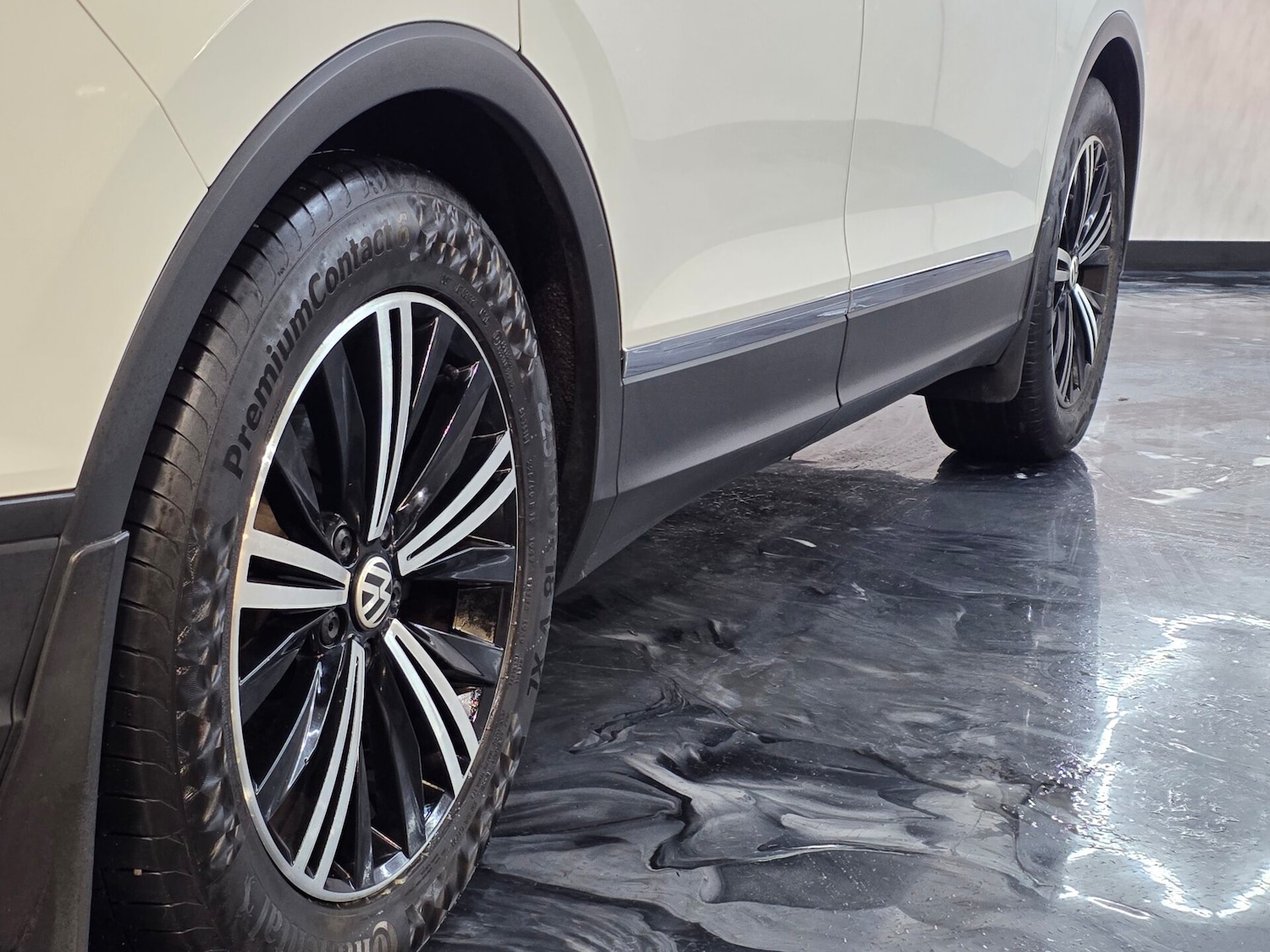 Used Volkswagen Tiguan 2017 for sale - 77236173: Photo 10