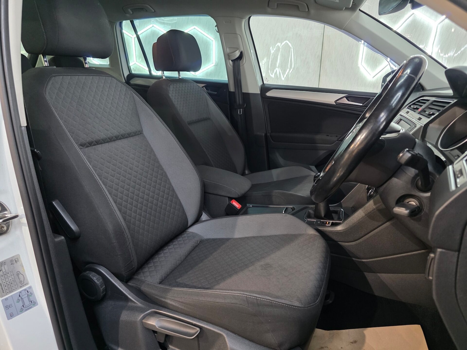 Used Volkswagen Tiguan 2017 for sale - 77236173: Photo 12