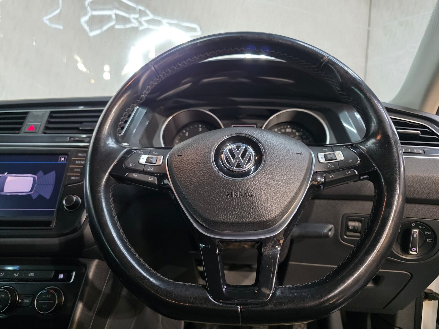 Used Volkswagen Tiguan 2017 for sale - 77236173: Photo 14