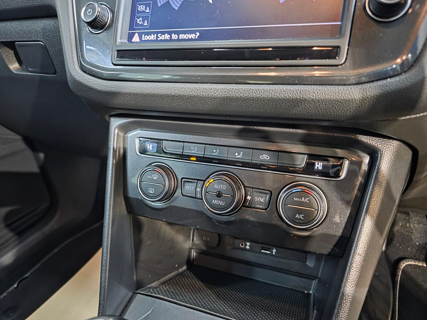 Used Volkswagen Tiguan 2017 for sale - 77236173: Photo 16