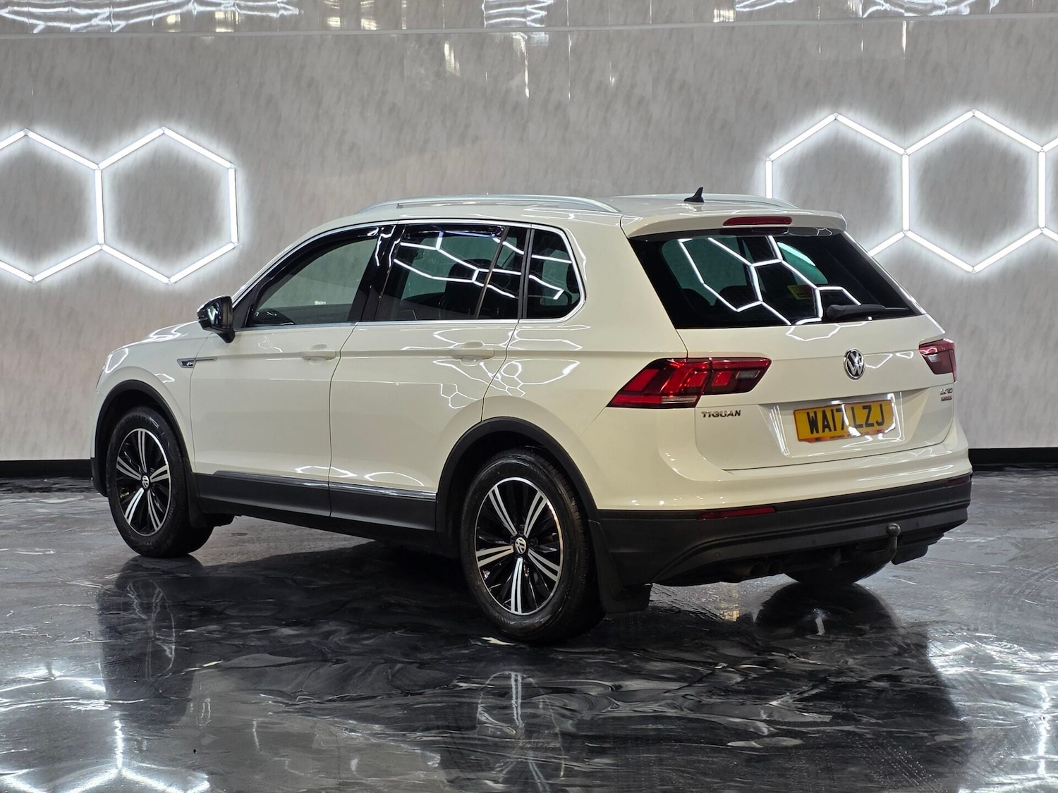 Used Volkswagen Tiguan 2017 for sale - 77236173: Photo 5