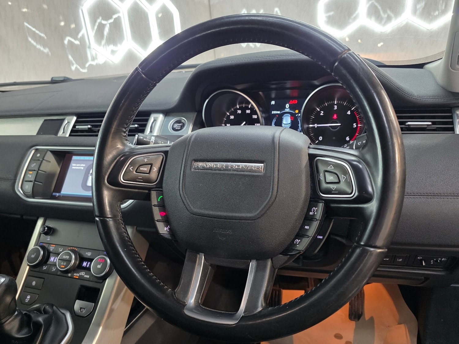 Used Land Rover Range Rover Evoque 2018 for sale - 77159167: Photo 11